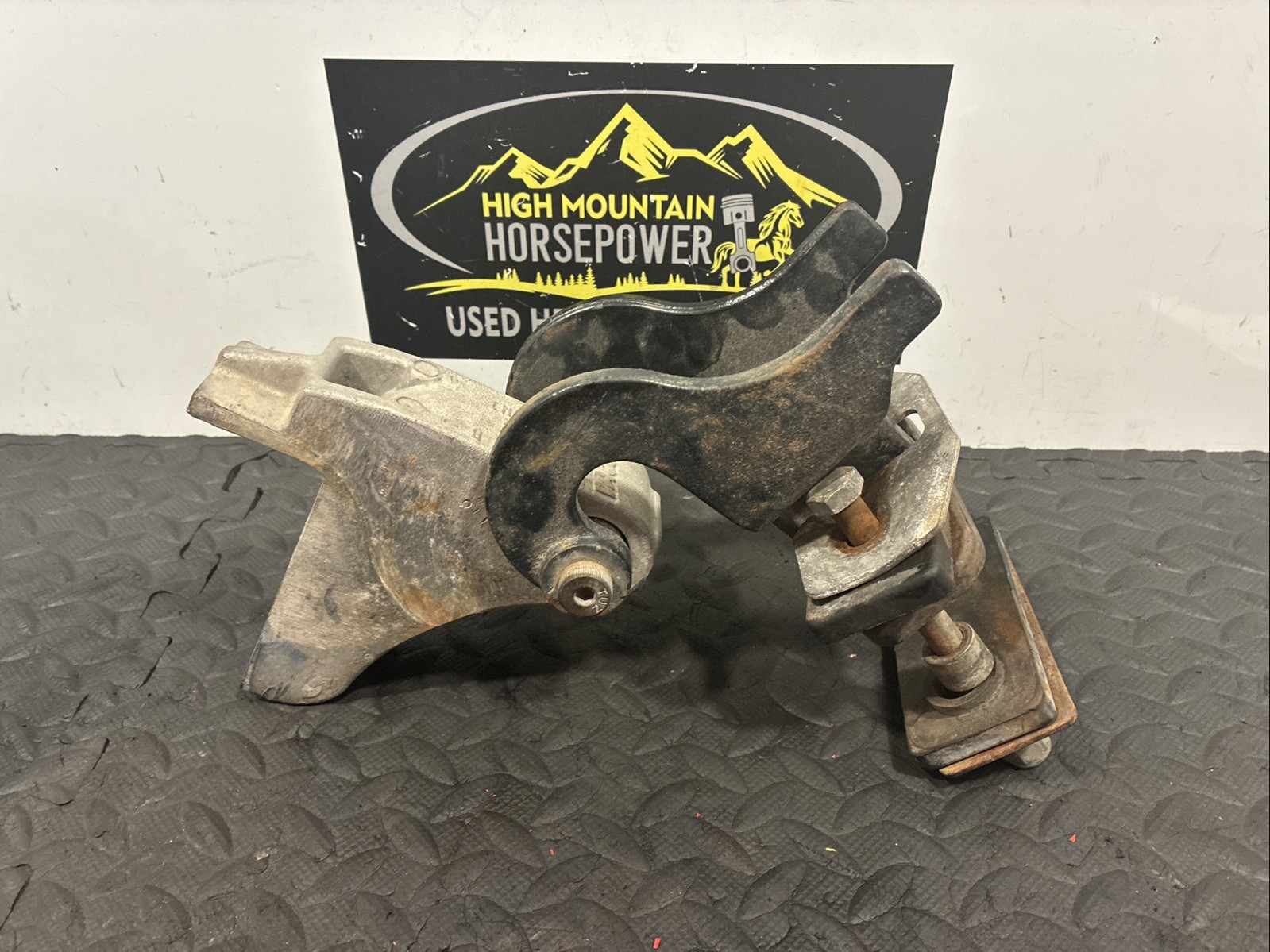 Genuine PACCAR Hood Hinge Pivot Bracket P/Ns: L48-6113 / L48-6108 (TAG# 5390)