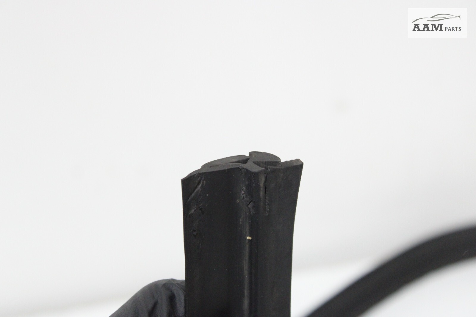 2019-2023 VOLVO VNL 760 FRONT RIGHT PASSENGER SIDE WEATHERSTRIP SEAL OEM