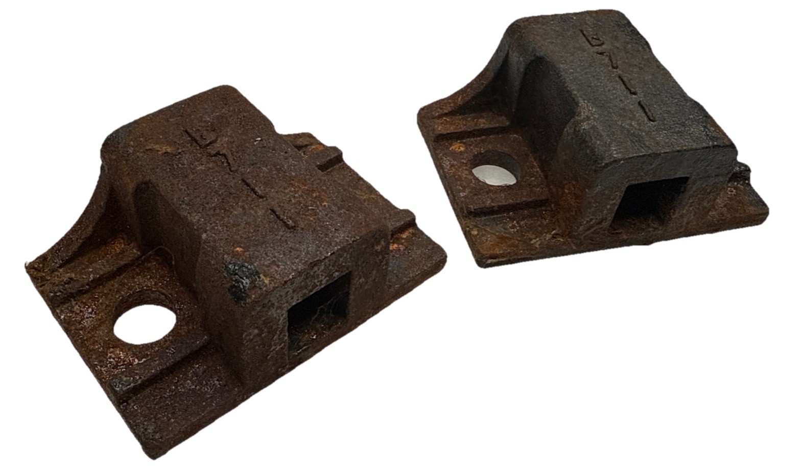 (Lot of 2) 711 BETTS Mud Flap Hanger BTS-B711 Rusty
