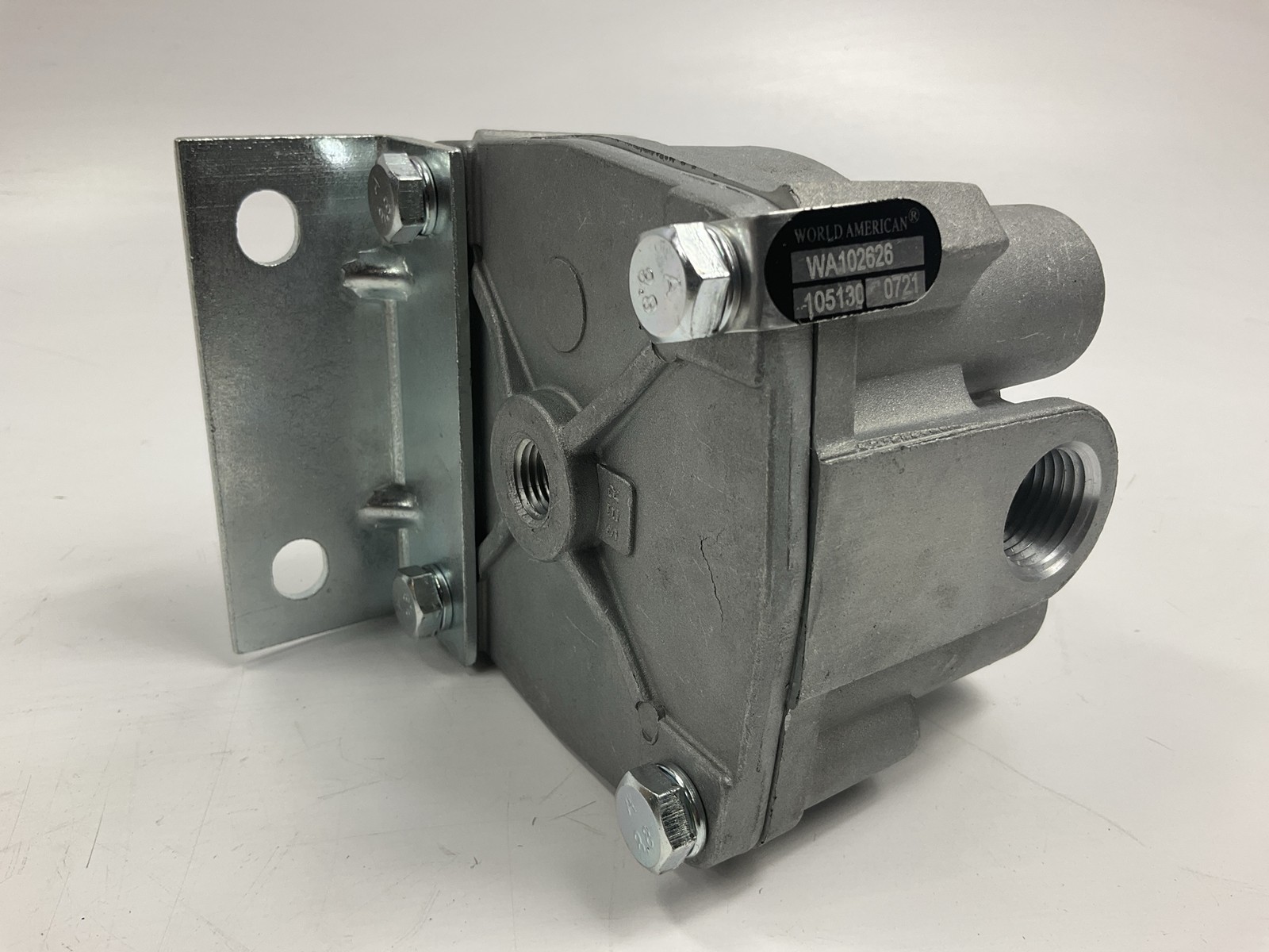 World American WA102626 Air Brake R12 Relay Valve – Replaces 102626, 102626N