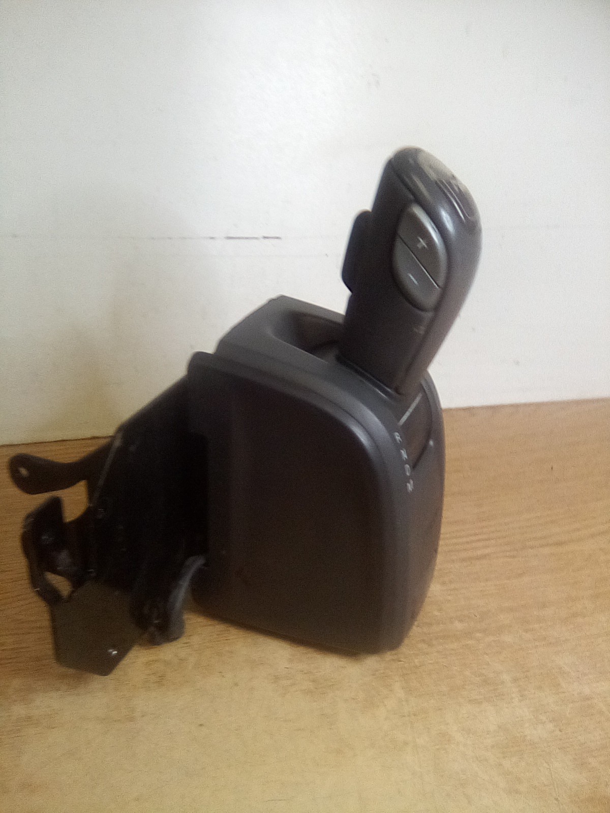 Volvo VNL 22583043 Shift Control Lever Assembly “READ DESCRIPTION”