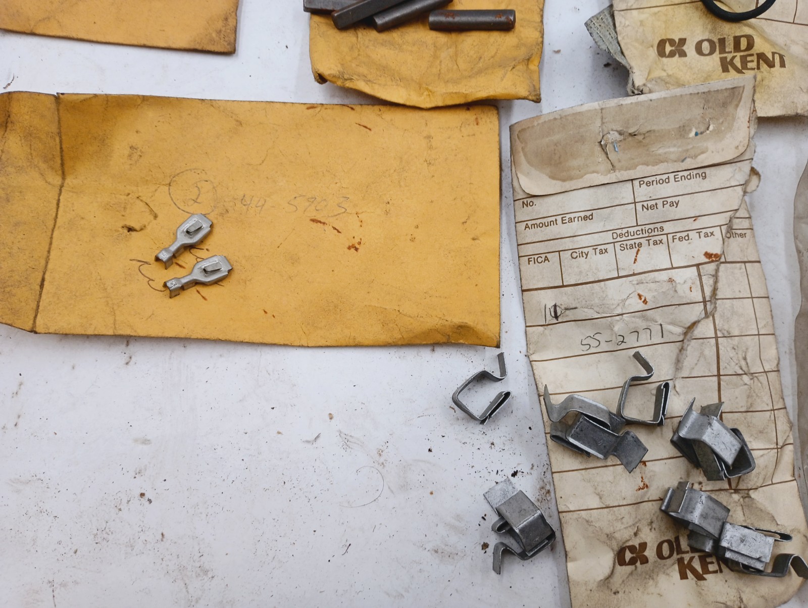 (88) PIECE LOT OF GENUINE OEM THERMO KING ASSORTED PARTS HOUR METER THERMOSTAT