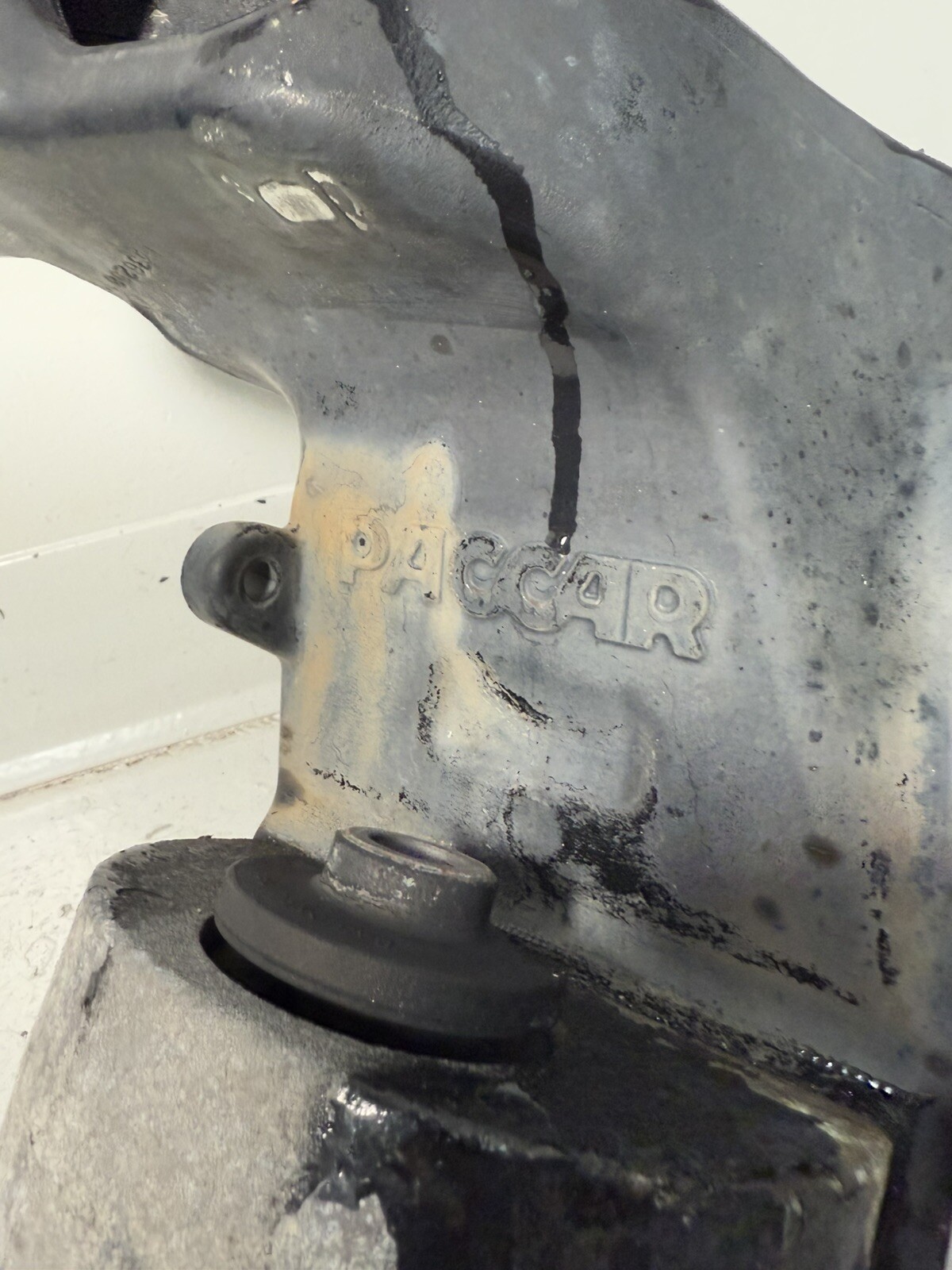 2020 PETERBILT 579 CAB MOUNT,BRACKET A85-6136