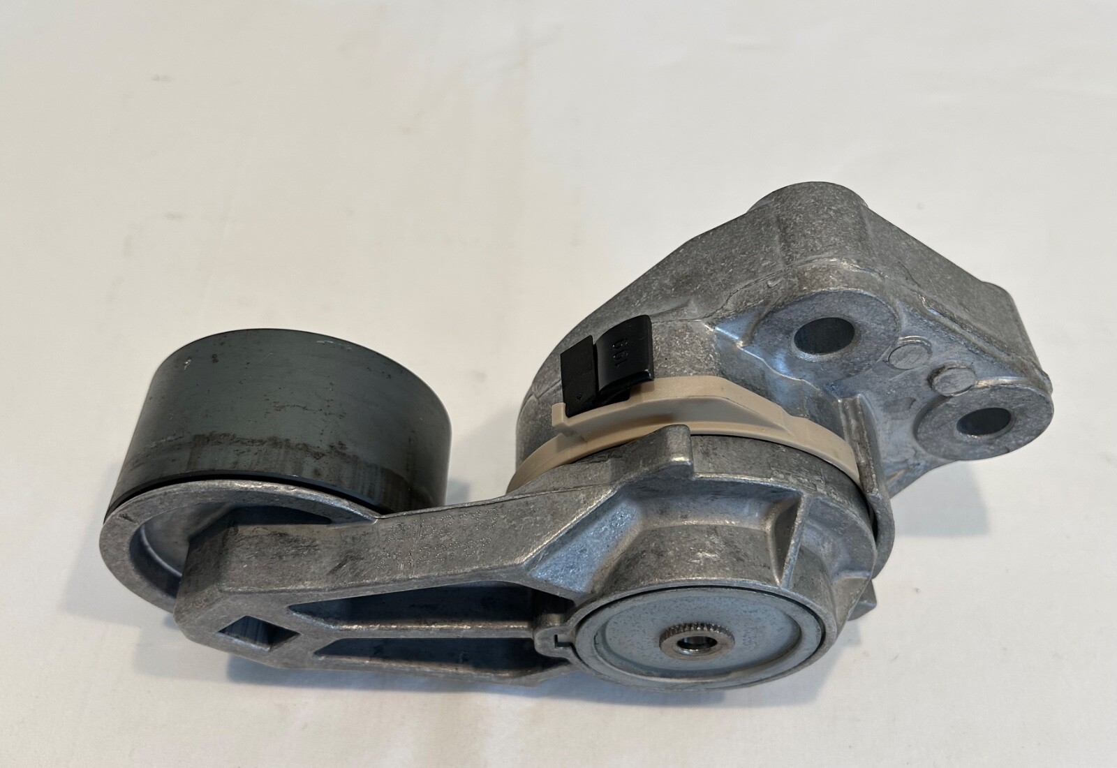 GENUINE VOLVO BELT TENSIONER P21422767 NEW