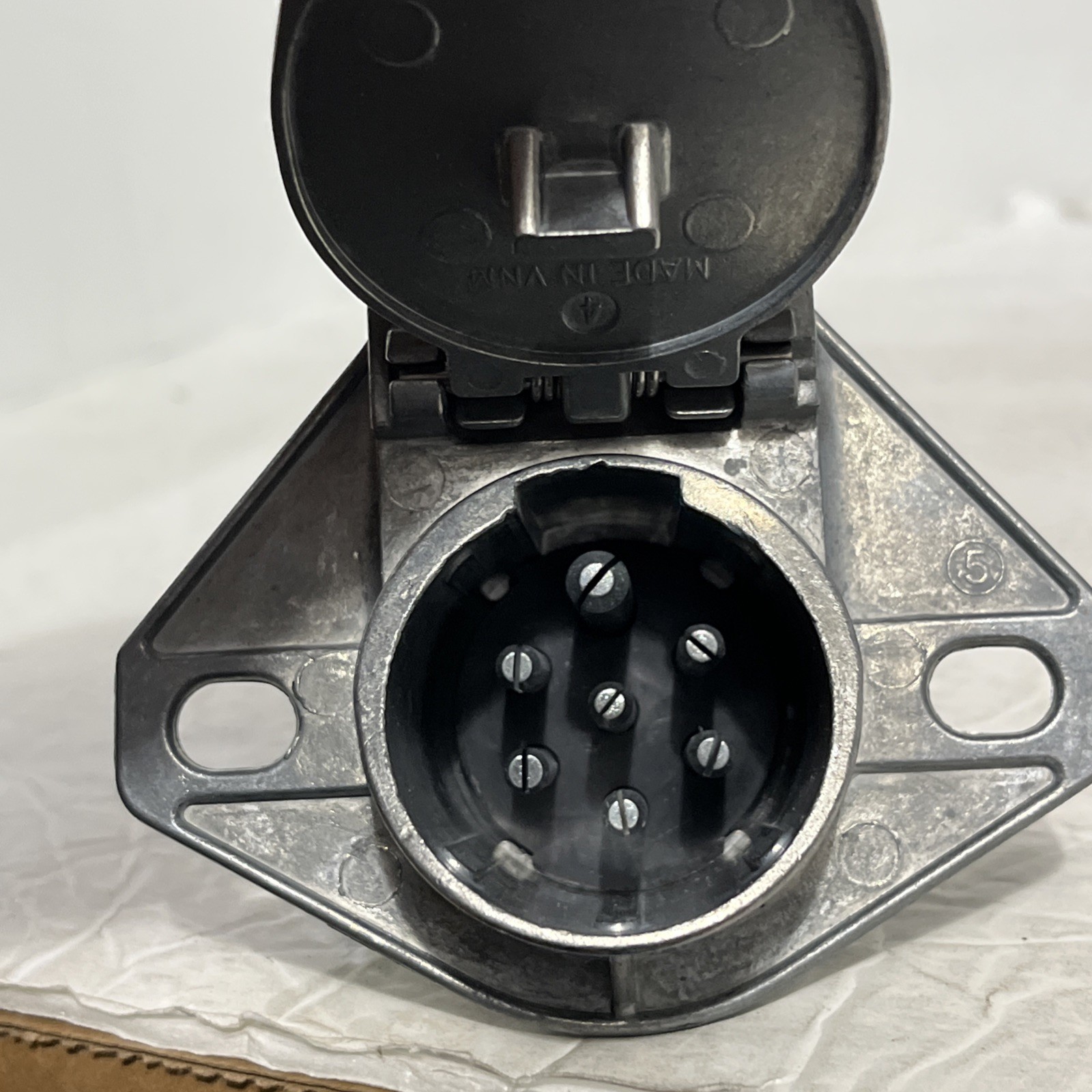 NOS PHILLIPS 7-WAY SOCKET BULK 15-720