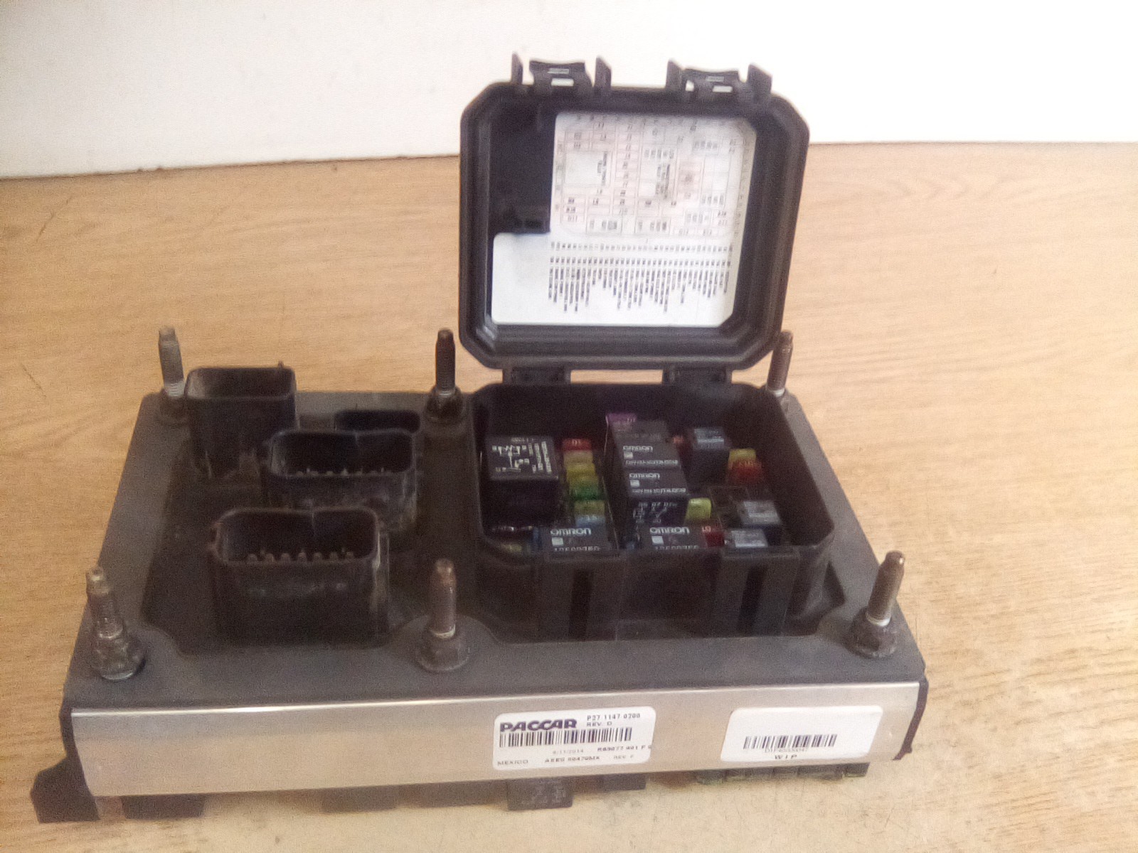 Kenworth T680 P27-1147-0200 PDC NGP Cab Fuse Assembly “READ DESCRIPTION”