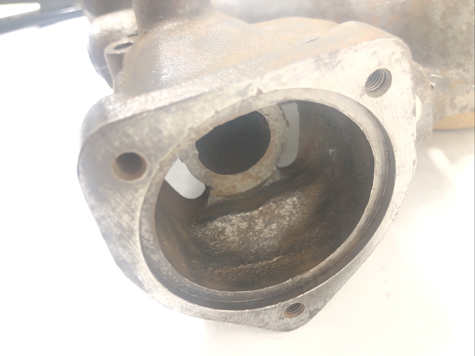 International 1889249C91 Water Pump Kit