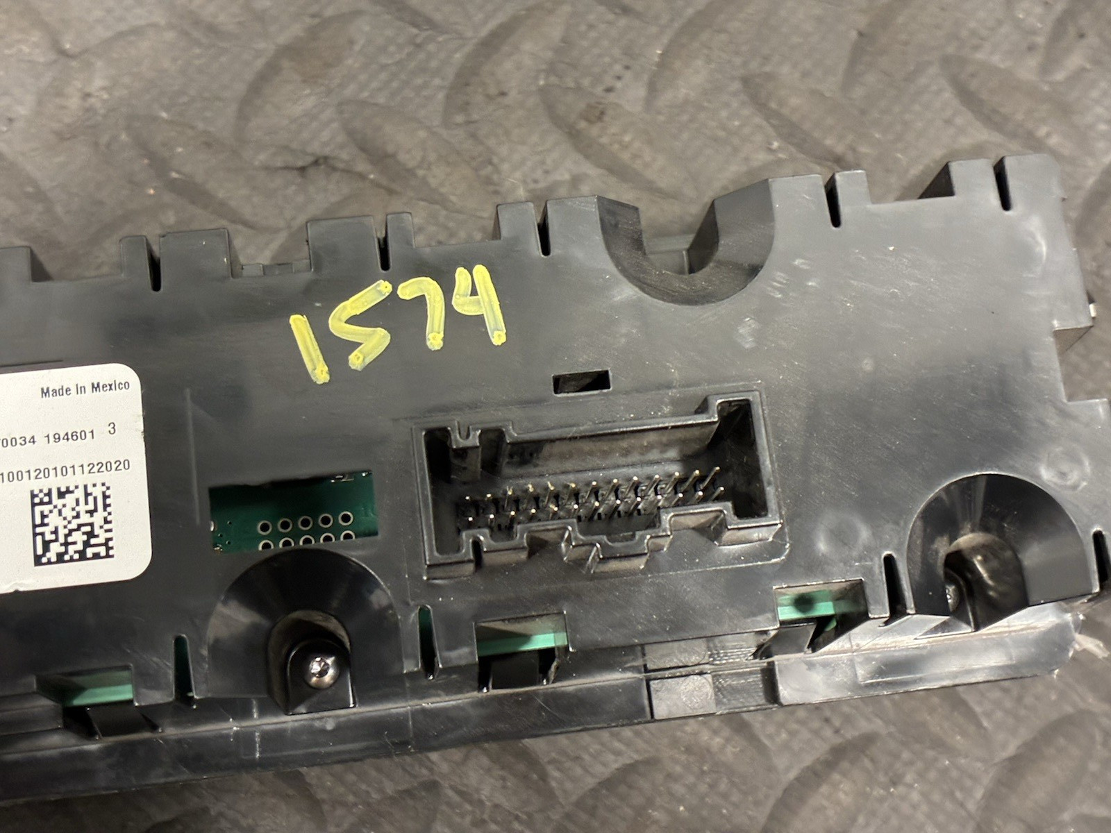 PACCAR / MAHLE (Off PB 579EV) HVAC Control Unit P/N: Q21-6032-13A1 (TAG# 12339)