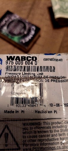 Wabco 975 009 0040 Pressure Limiting Valve 12 Volt Positive/ 9750090040