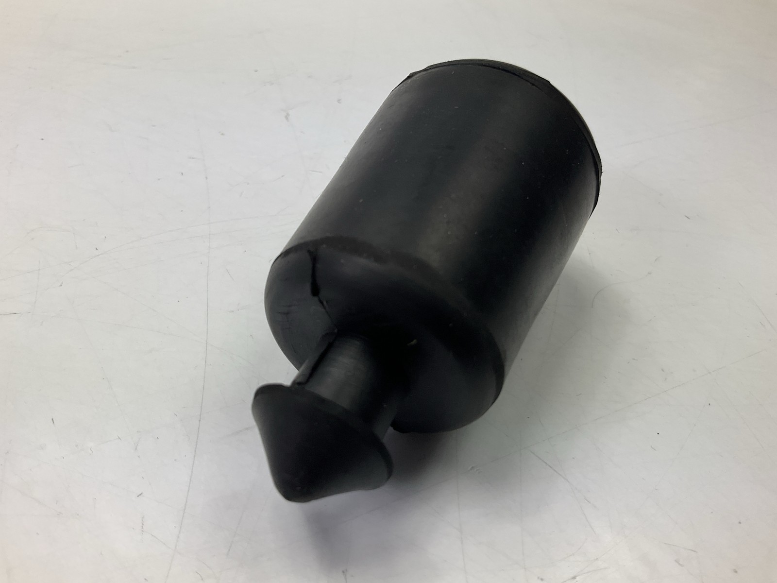 Automann M17332 Hood / Axle Stop Bumper, Replaces #1615215000, 325-355
