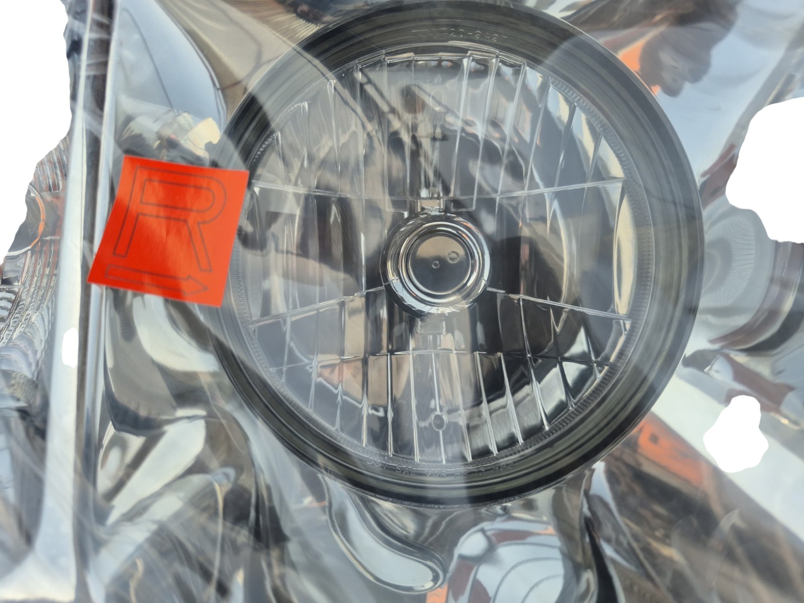 FREIGHTLINER A06-88572-009 Headlight – Right Hand, Chrome Plated, Polycarbonate