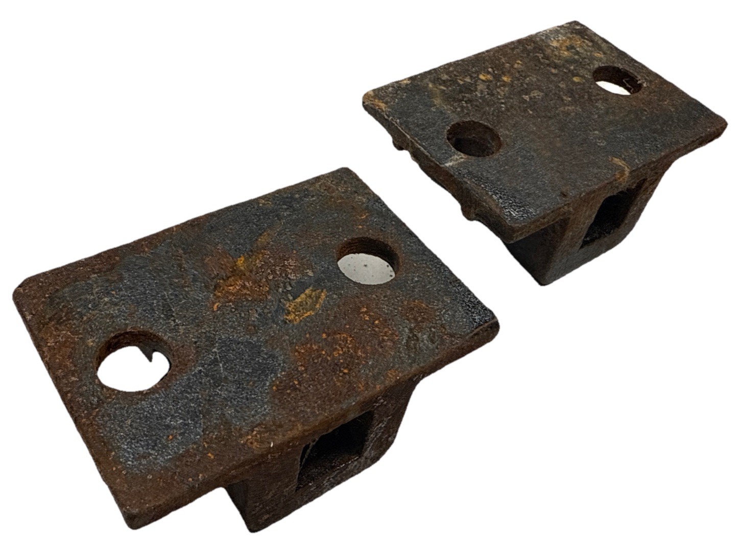 (Lot of 2) 711 BETTS Mud Flap Hanger BTS-B711 Rusty