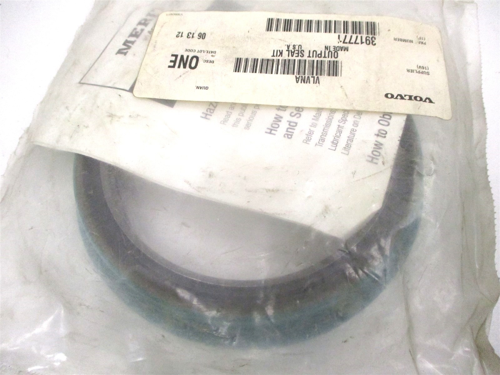 KIT5389 MERITOR TRANSMISION OUTPUT SHAFT SEAL KIT VOLVO 3917771 KIT-5389