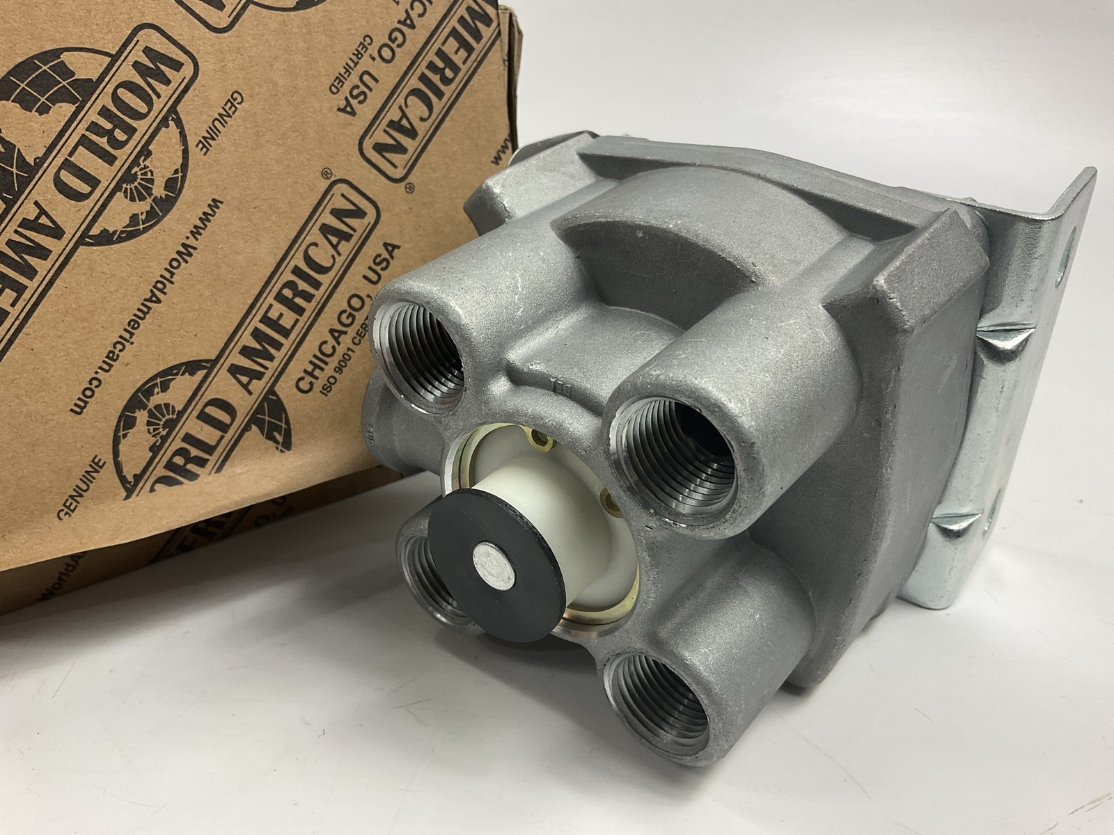 World American WA102626 Air Brake R12 Relay Valve – Replaces 102626, 102626N