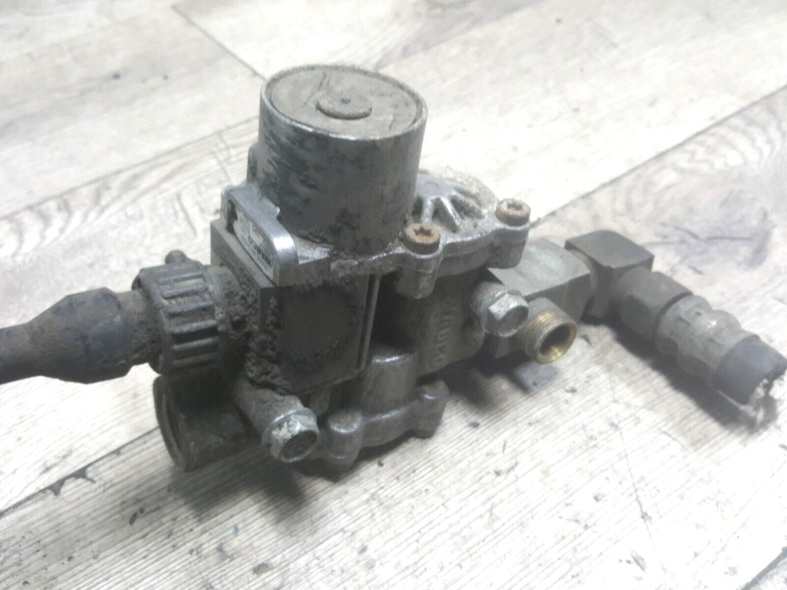 WABCO ABS SOLENOID /MODULAR VALVE 4721950520