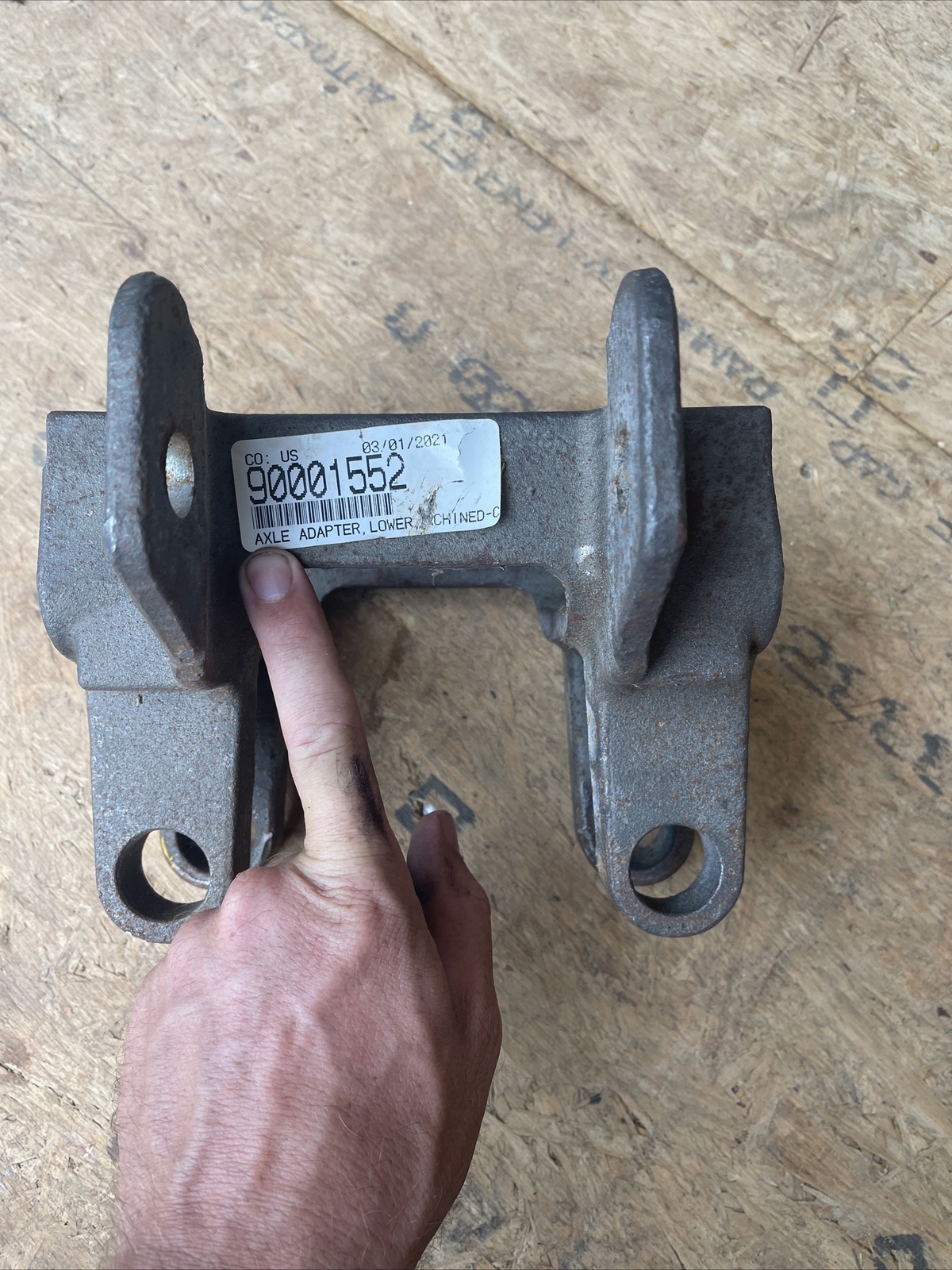 SAF-HOLLAND 90001552 – Axle Adapter – Machined, Lower