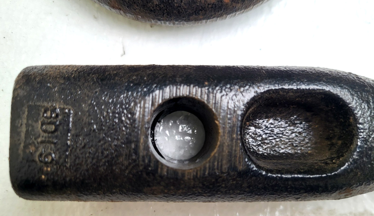 Volvo VNL Truck Tow Hook Pair Towing Recovery Eye OEM 20434198