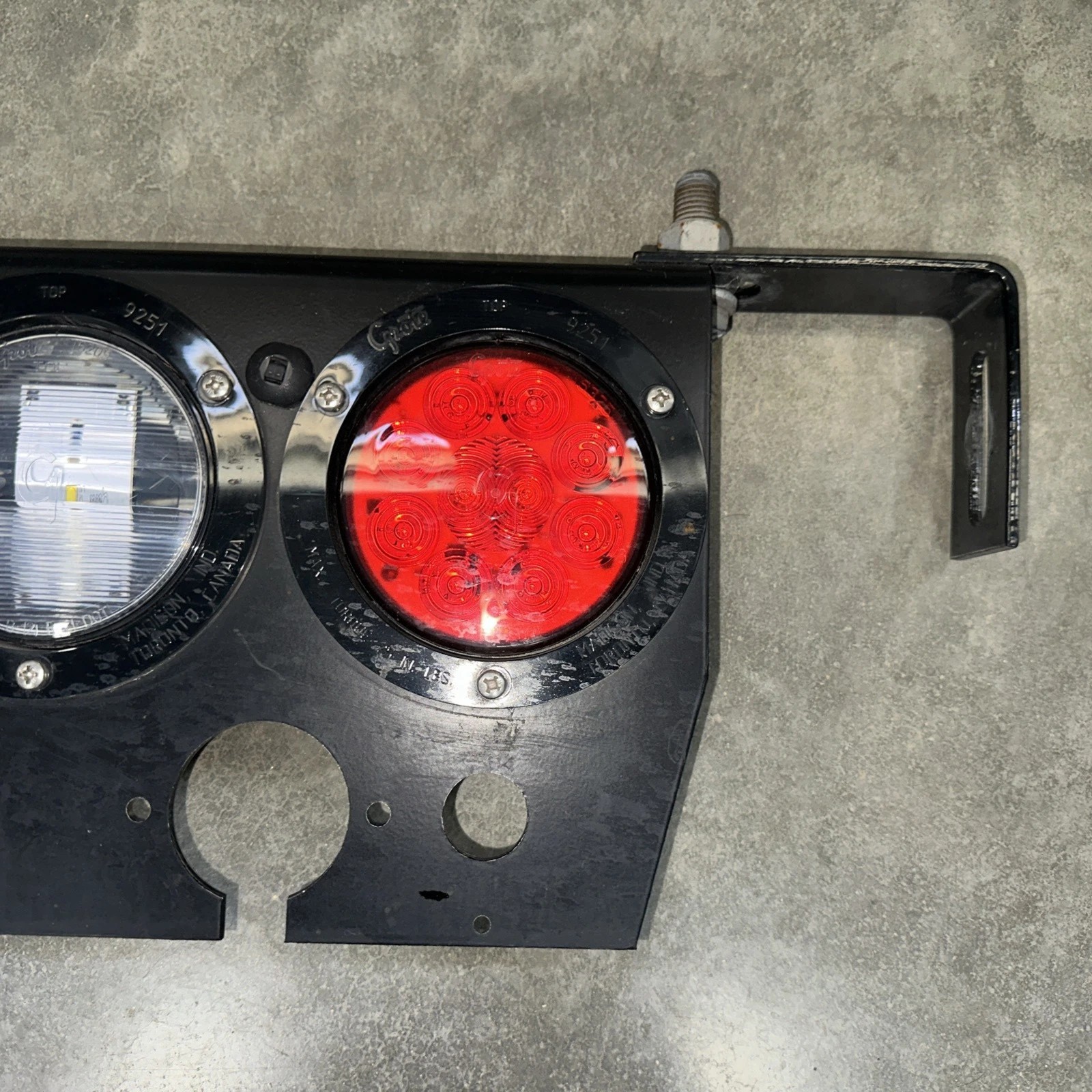 PACCAR GROTE TRUCK LED REAR TAILLIGHT BAR PANEL A11-2264 KW PETERBILT SEMI