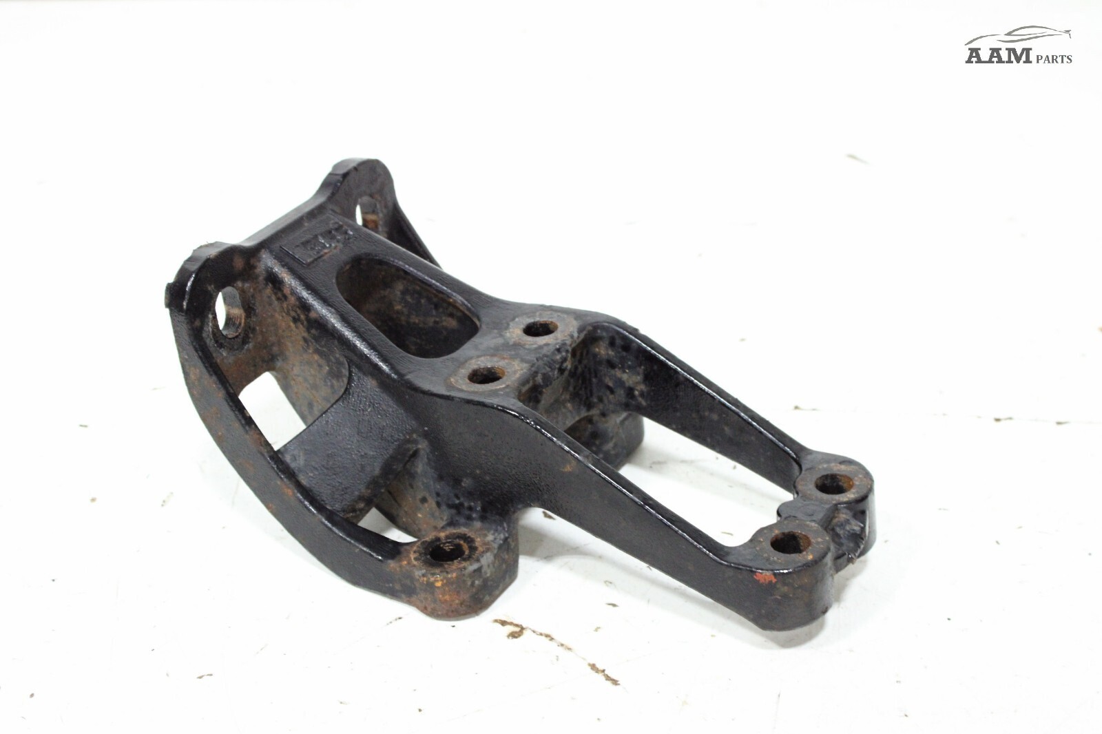 2018-24 FREIGHTLINER CASCADIA FRONT RIGHT CAB MOUNT BRACKET R18-67961-000 OEM