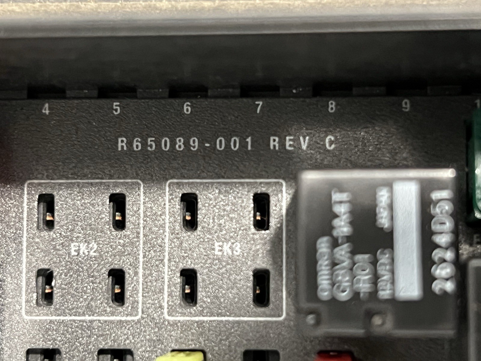 PACCAR Peterbilt Fuse Box P/N: P27-1147-0200 / S53-1293-11E (TAG#: 17428)