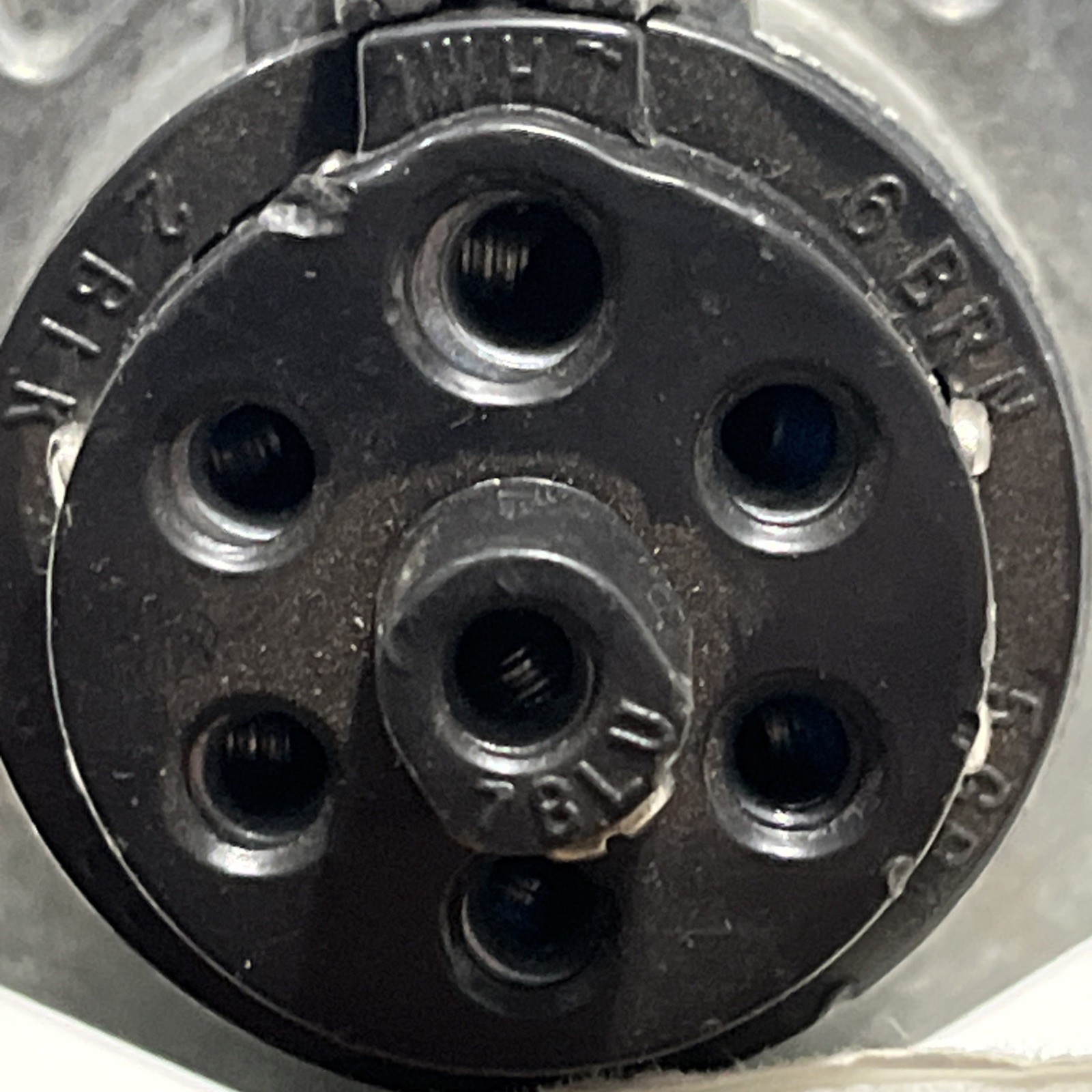 NOS PHILLIPS 7-WAY SOCKET BULK 15-720