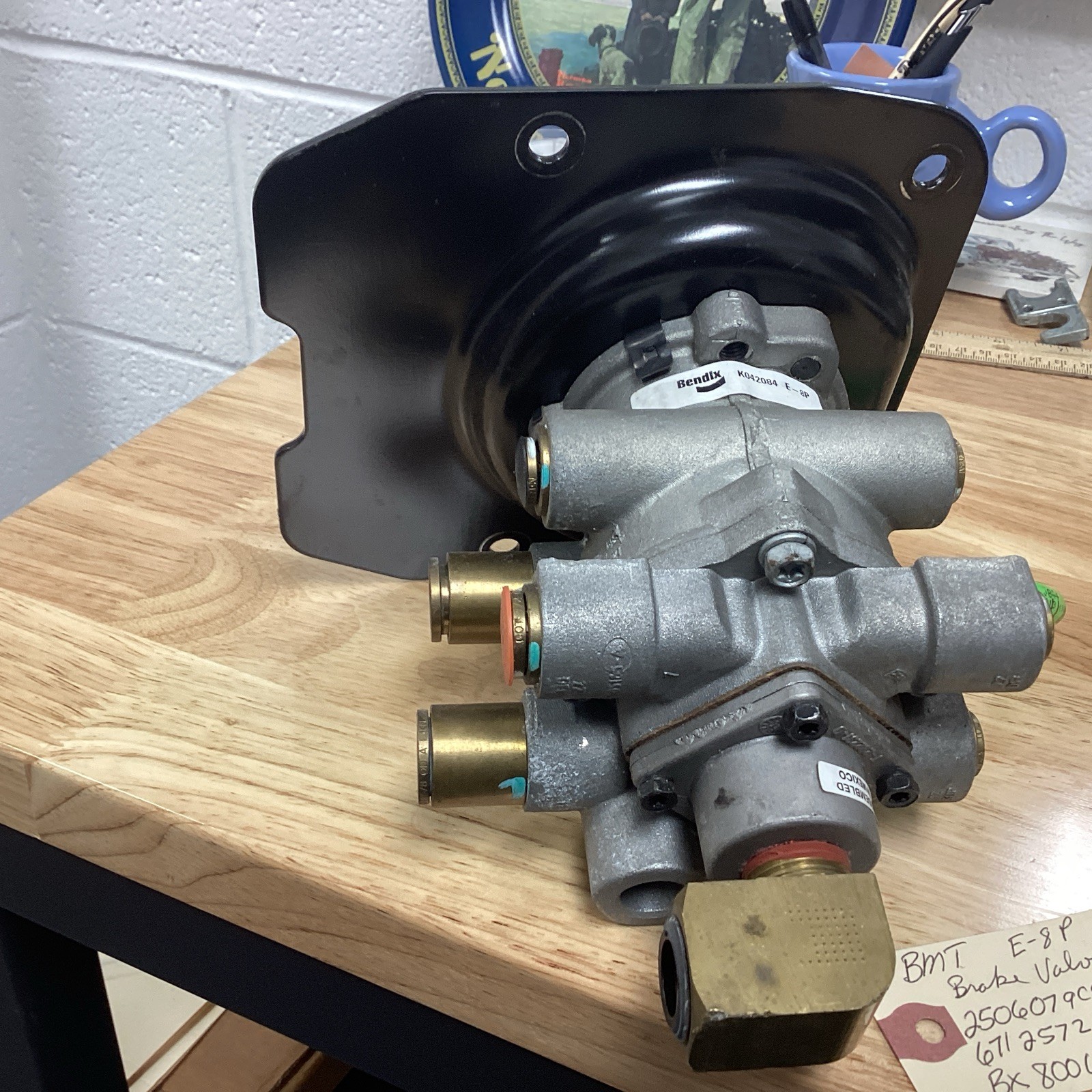 2506079C91 Genuine Bendix International E-8P Break Valve OEM – New Other