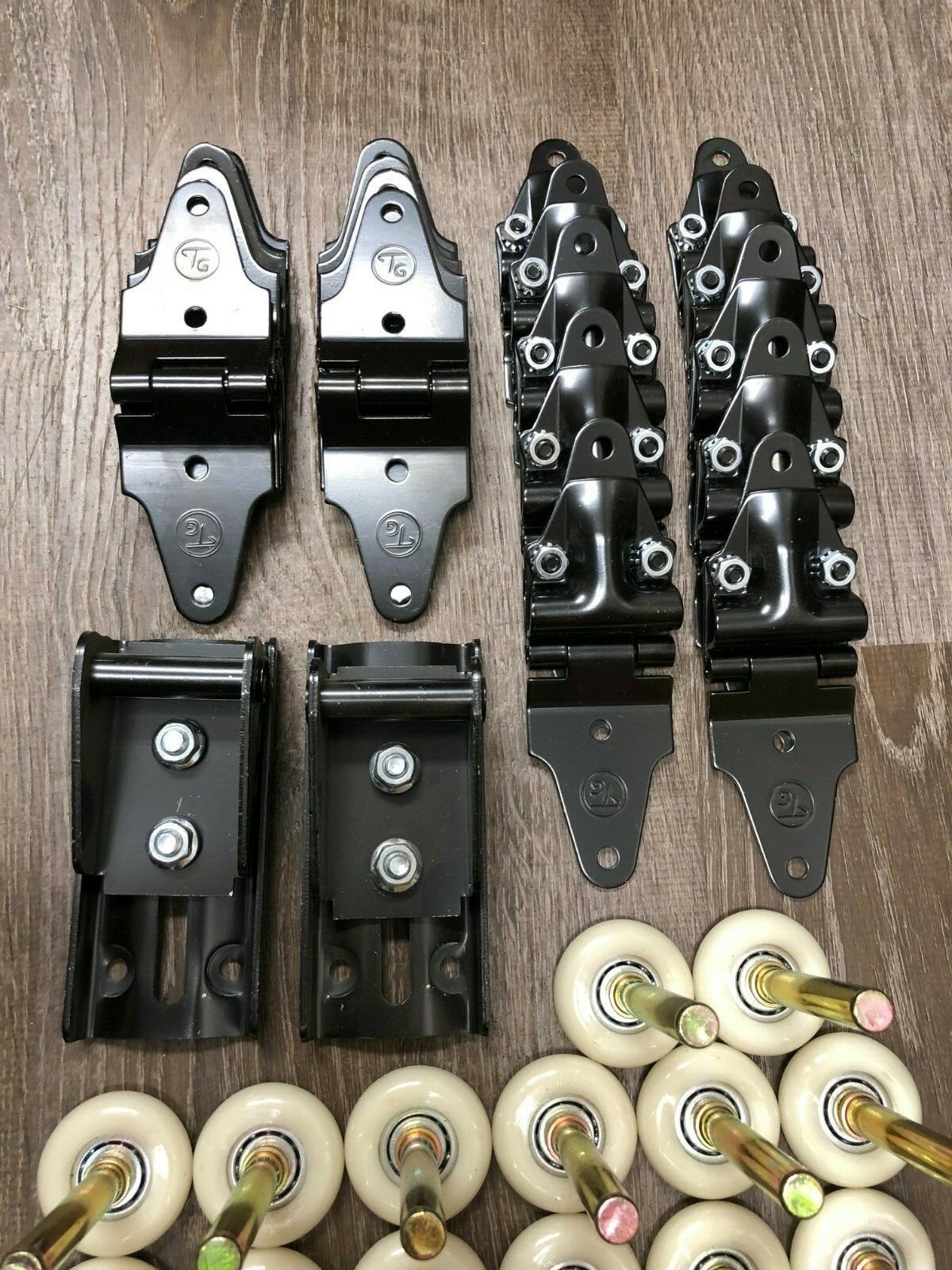 40PC Whiting Style Door Repair Kit- Hinges/2″ Rollers/ Lock / Keeper / Top / Btm