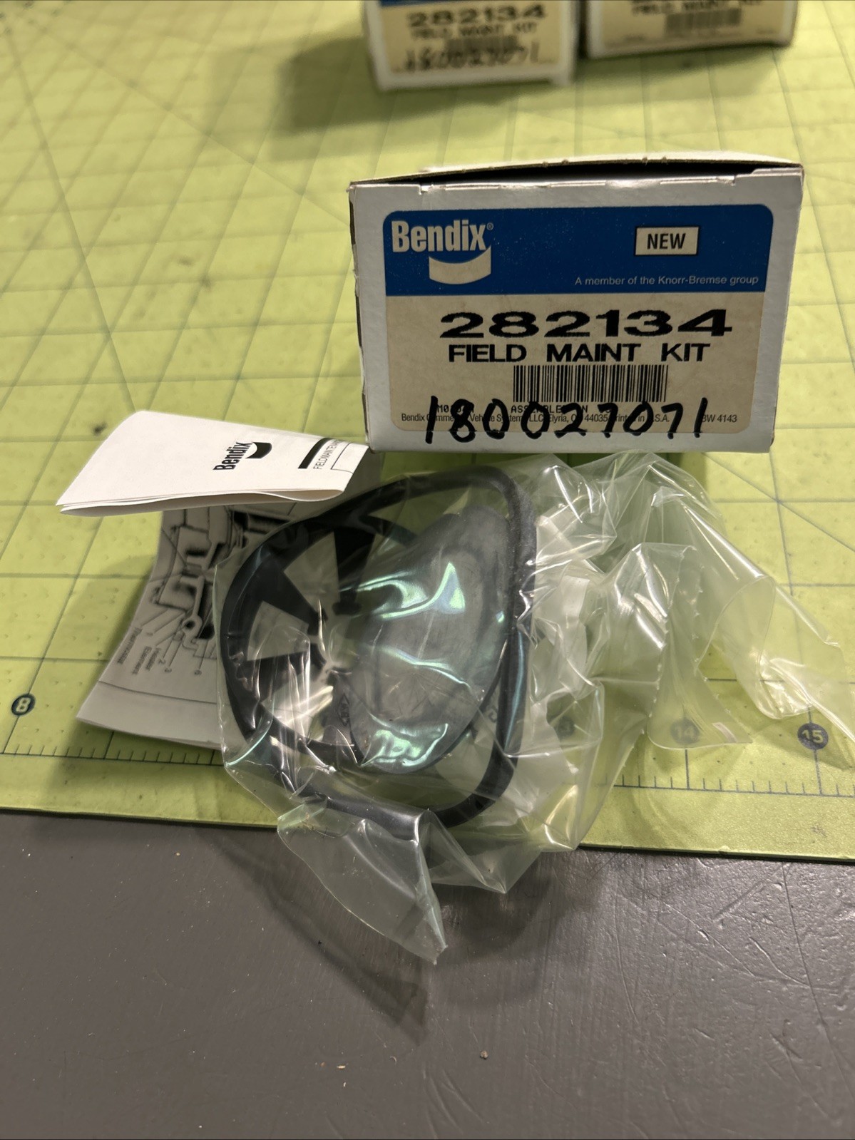 Bendix 282134 Reservoir Drain Valve Field Maintenance Kit