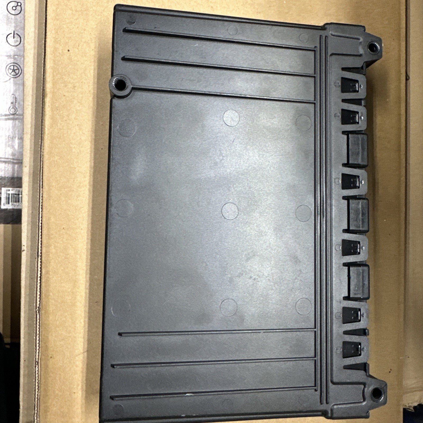 Paccar OEM VECU 12V Cab Control Module P/N Q21-1126-910-910 Kw Pb