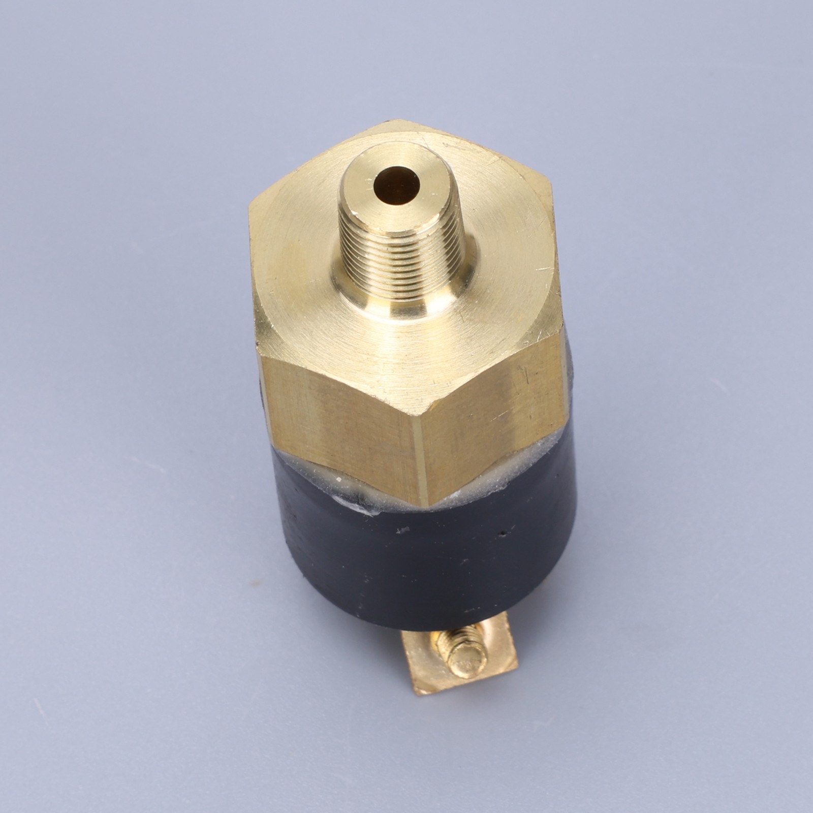 Engine Oil Pressure Sensor Switch for Detroit Replace 23520023