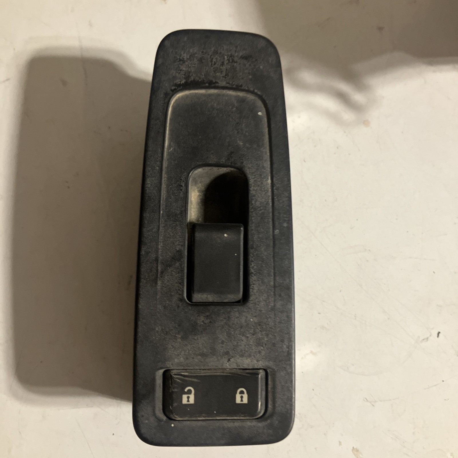 Paccar PB KW Pass Side Window / Lock Switch P21-1050-2101