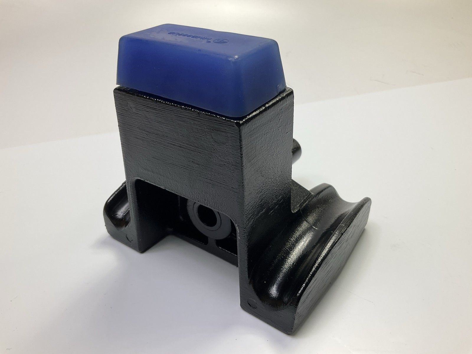 Automann M1757UB Front Shock Bracket Poly Bumper Replaces Peterbilt # 201782