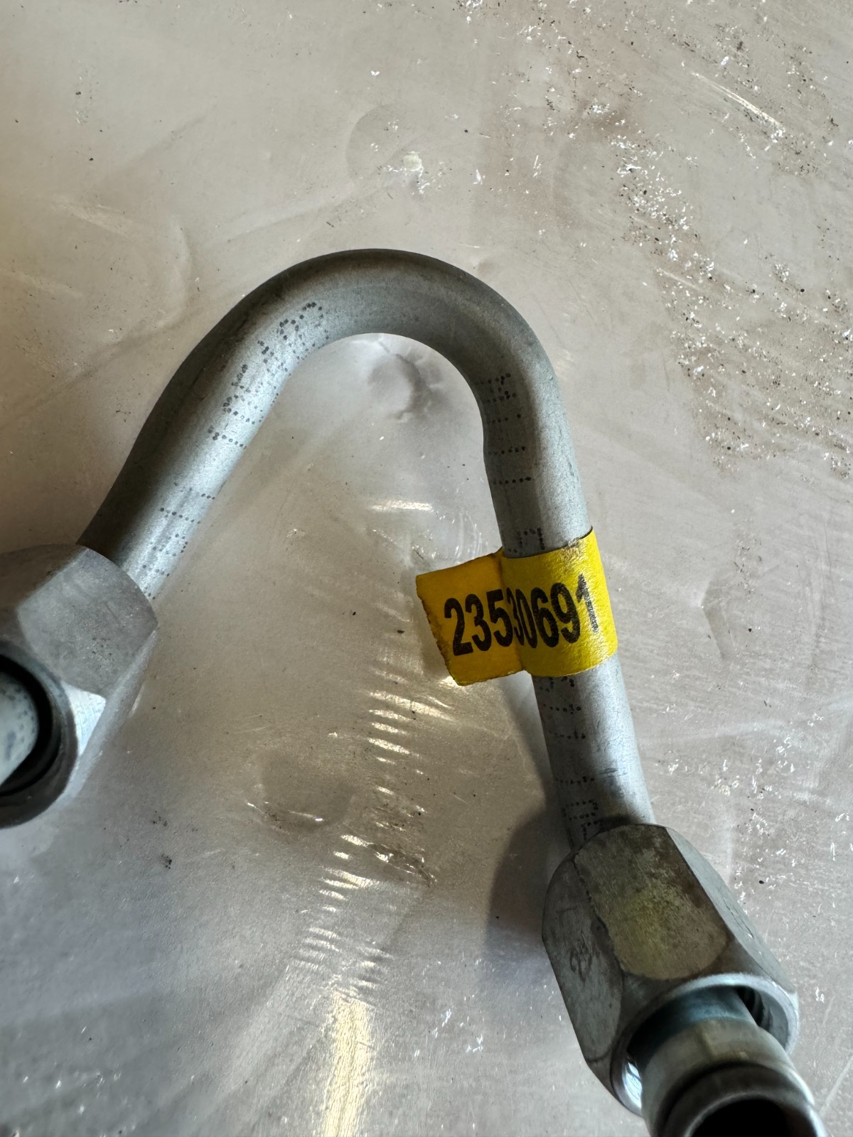 DETROIT DIESEL 23530691 Air Manifold Hose – Tube Vpod Jumper S60 14L DDEC V