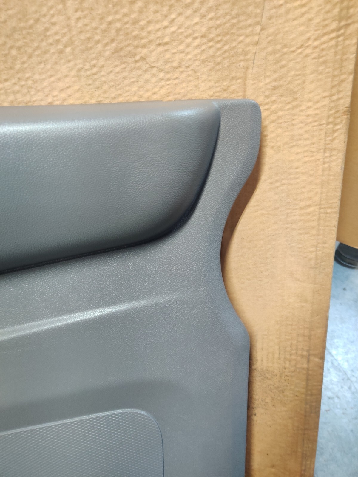 Peterbilt S63-6107-0281 Pad Door Rh POWER WINDOW PANEL (NEW TAKE OFF READ AD)