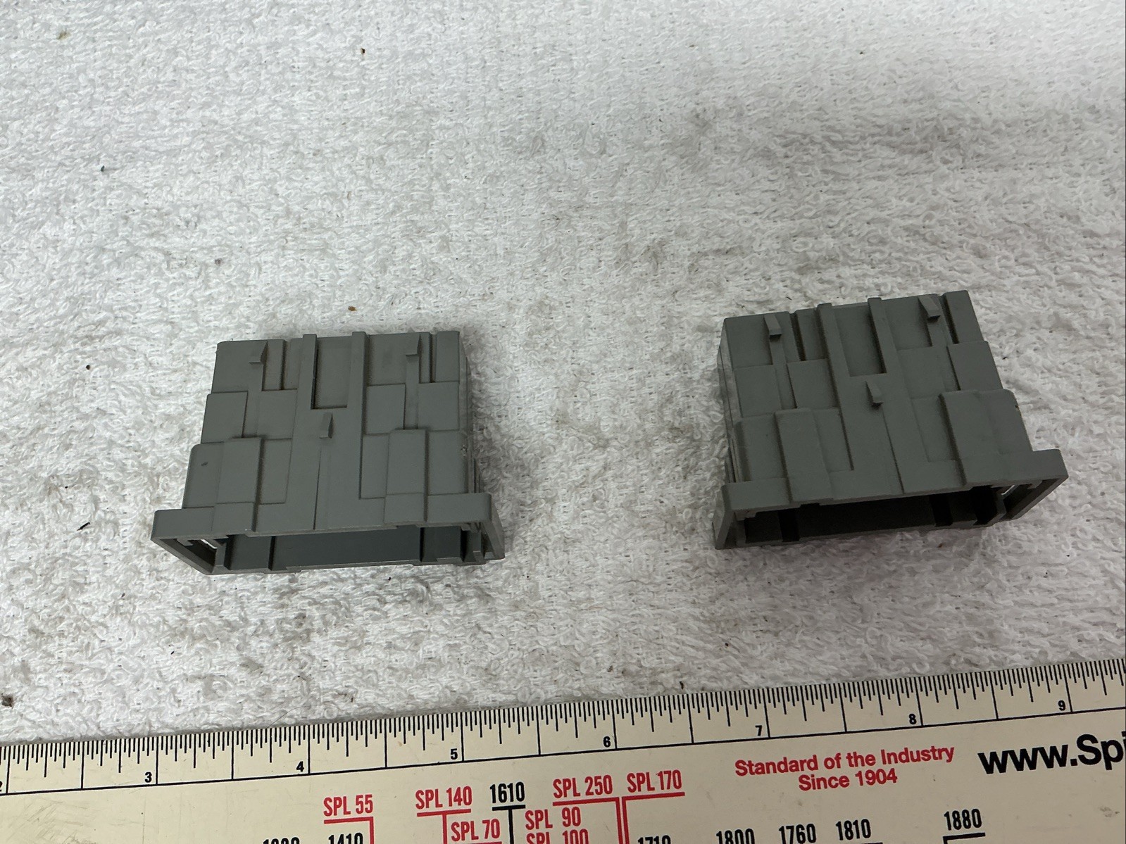 Fits Mack 967AM28 Connector