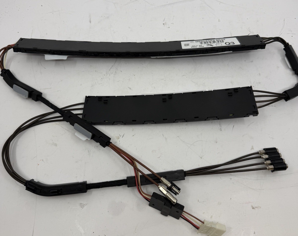 Mercedes Benz Electronic Control Module 1702000027 / 02W 26 ZGS 002