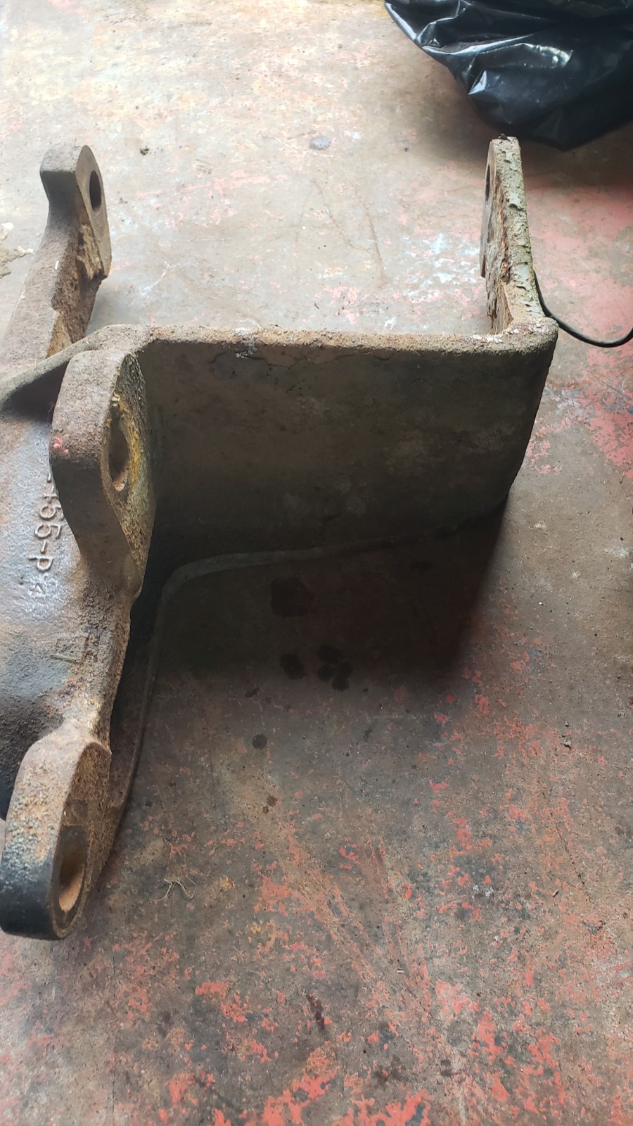 Brake Chamber Mounting Bracket 6QE455-P4 for Vintage Mack 50-65k Rears