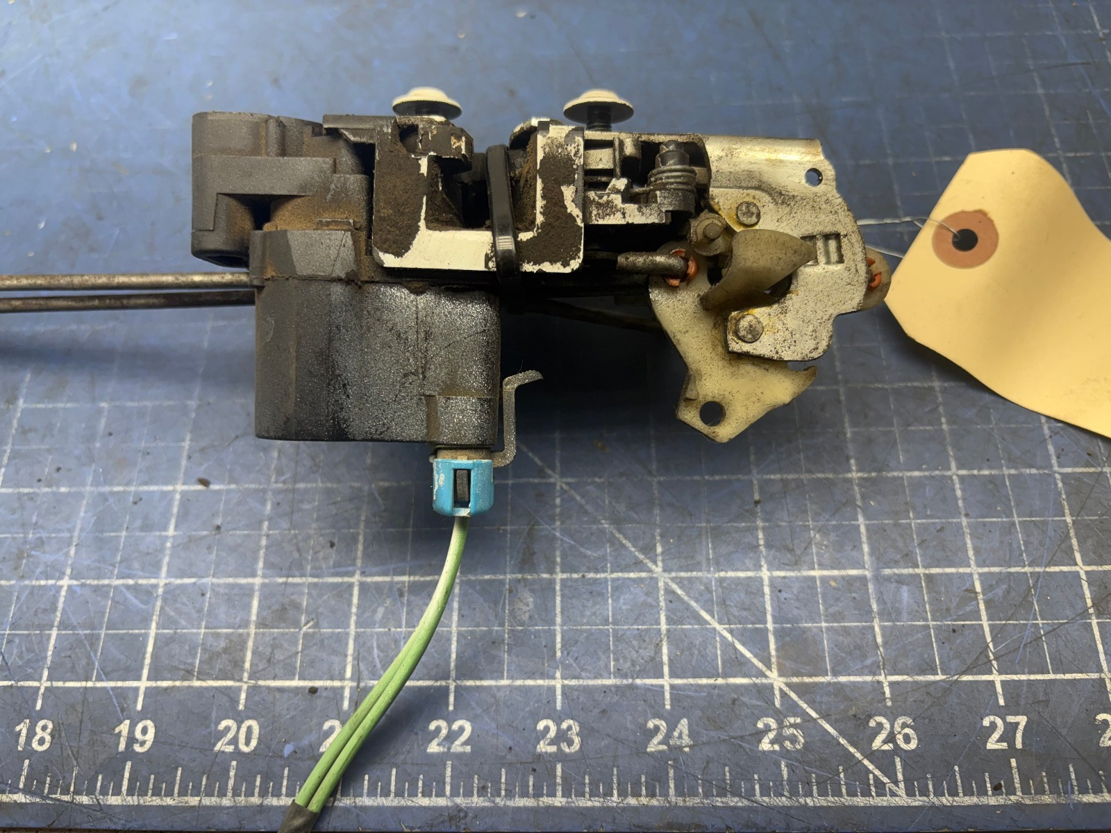 2009 IH PROSTAR+ RIGHT DOOR LATCH / LOCK PART # 16629140 *SEE PICTURES*