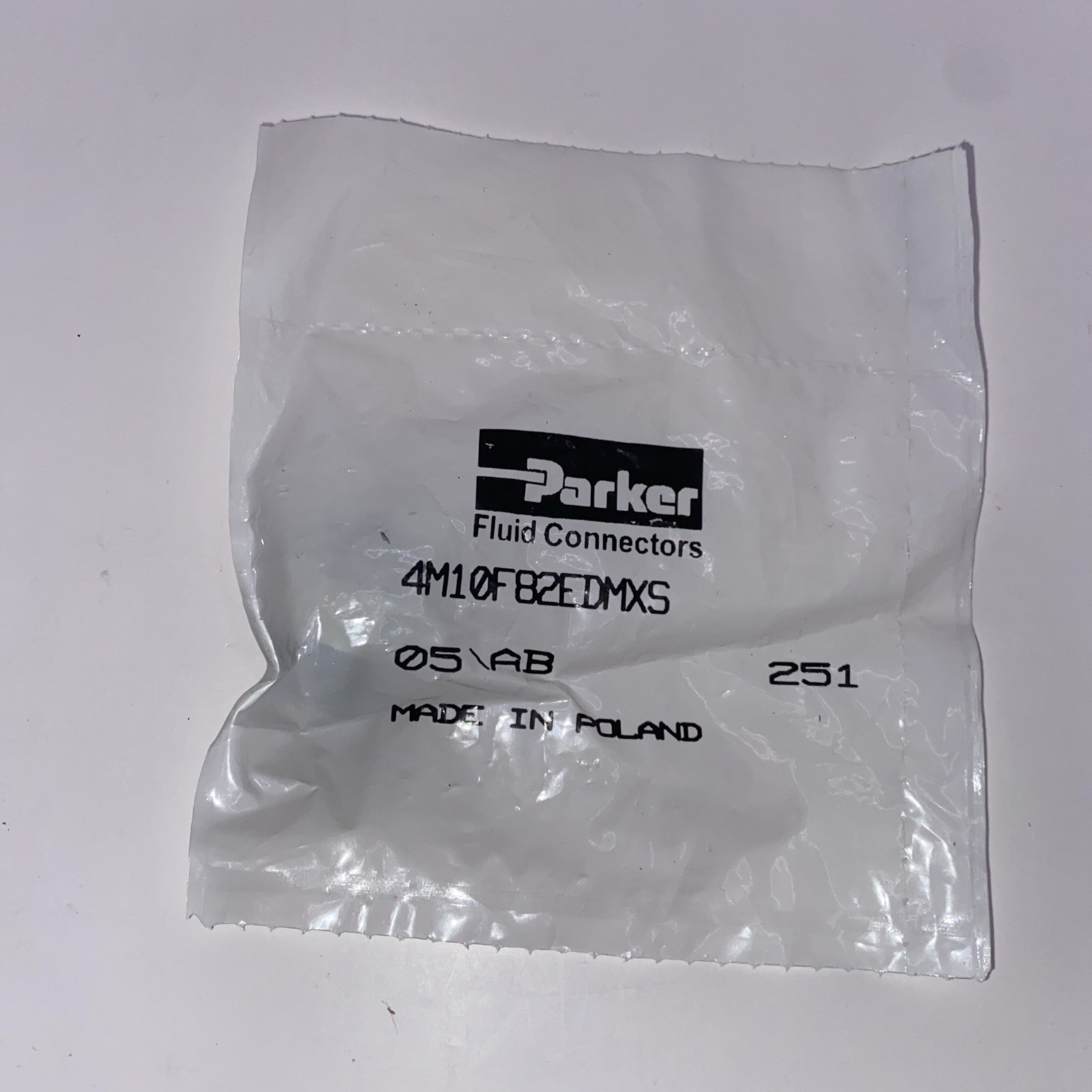 Parker Hannifin 4M10F82EDMXS Metric Adapter male m10x1 to-4 jic male-14 pcs