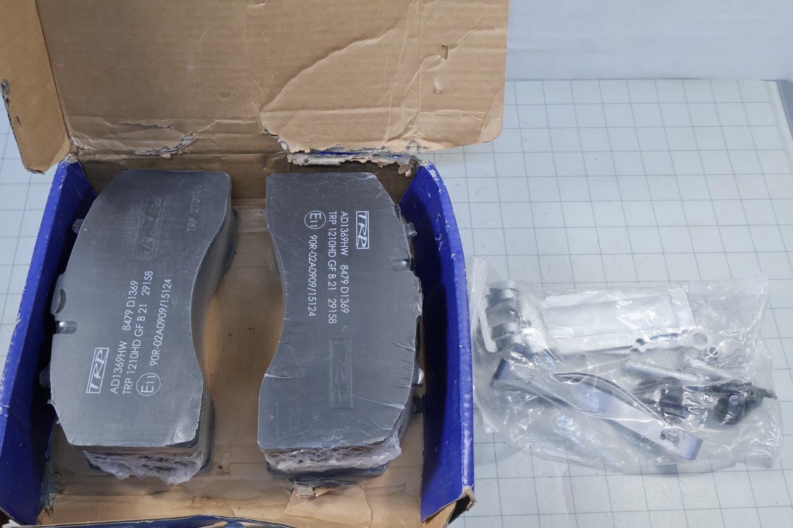 TRD AD1369HW Air Disc Brake Pad Set NEW