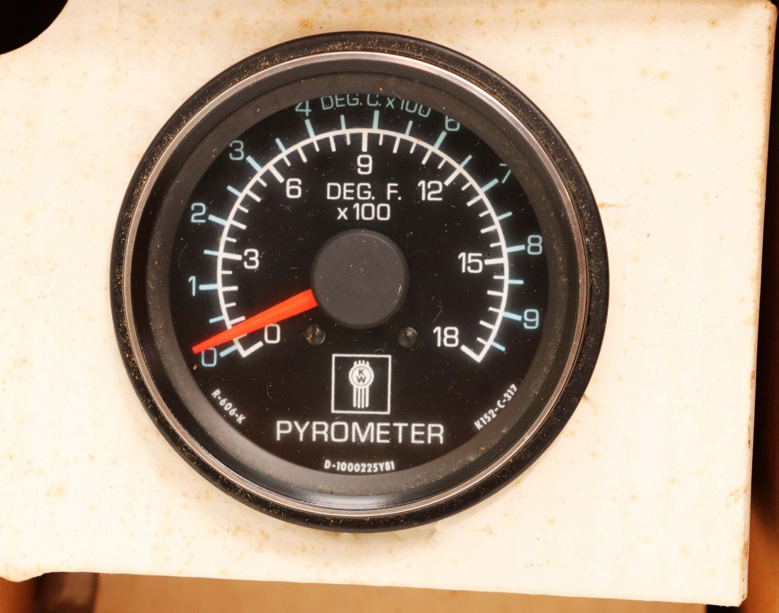 NOS PACCAR OEM KENWORTH W900B 3″ PYROMETER GAUGE 0-1800°F w/ LOGO K152-317 ▪H19