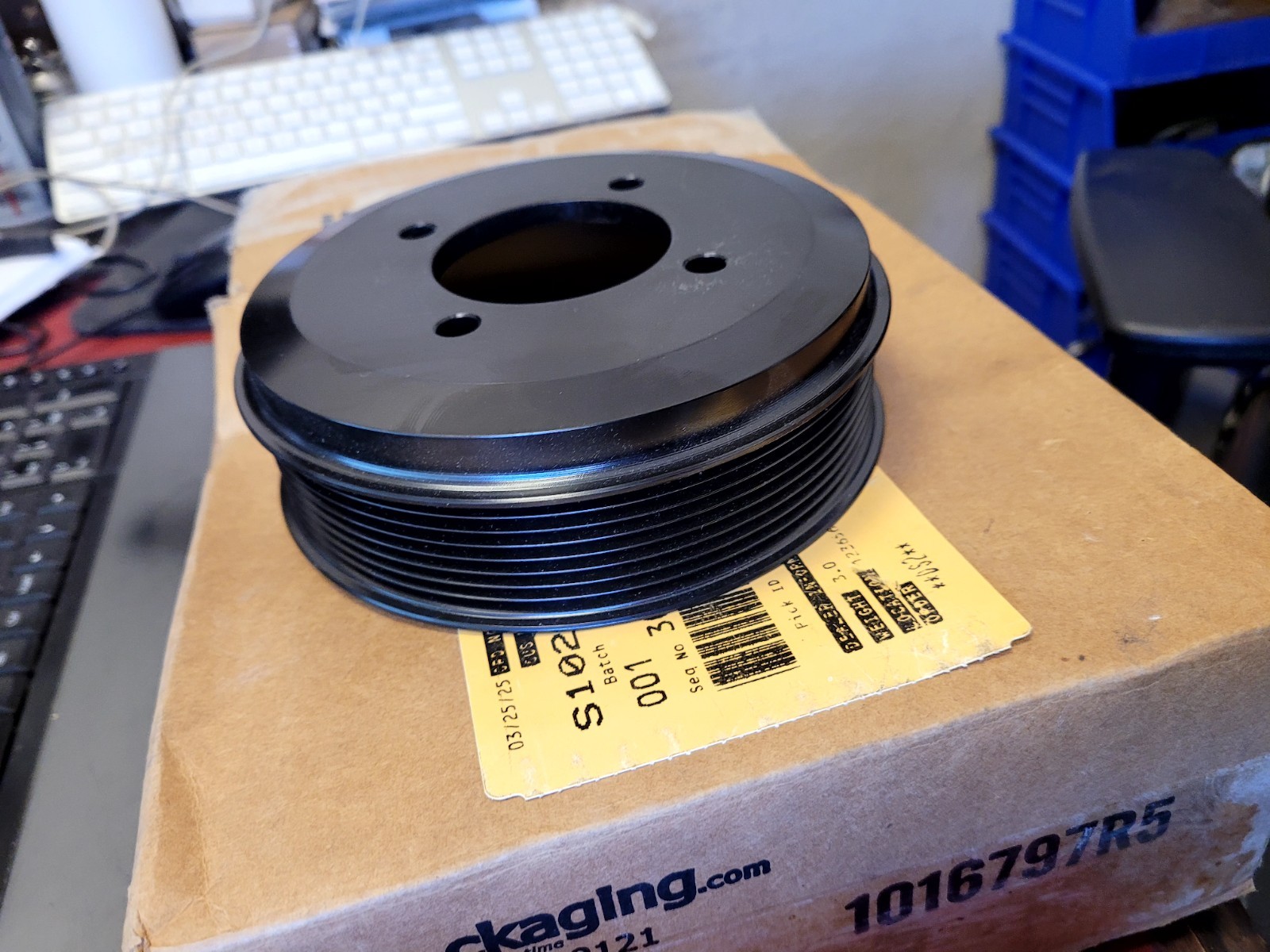 NEW OEM NAVISTAR PDC PULLEY WATER PUMP 3005814C3 ( F1-4C)