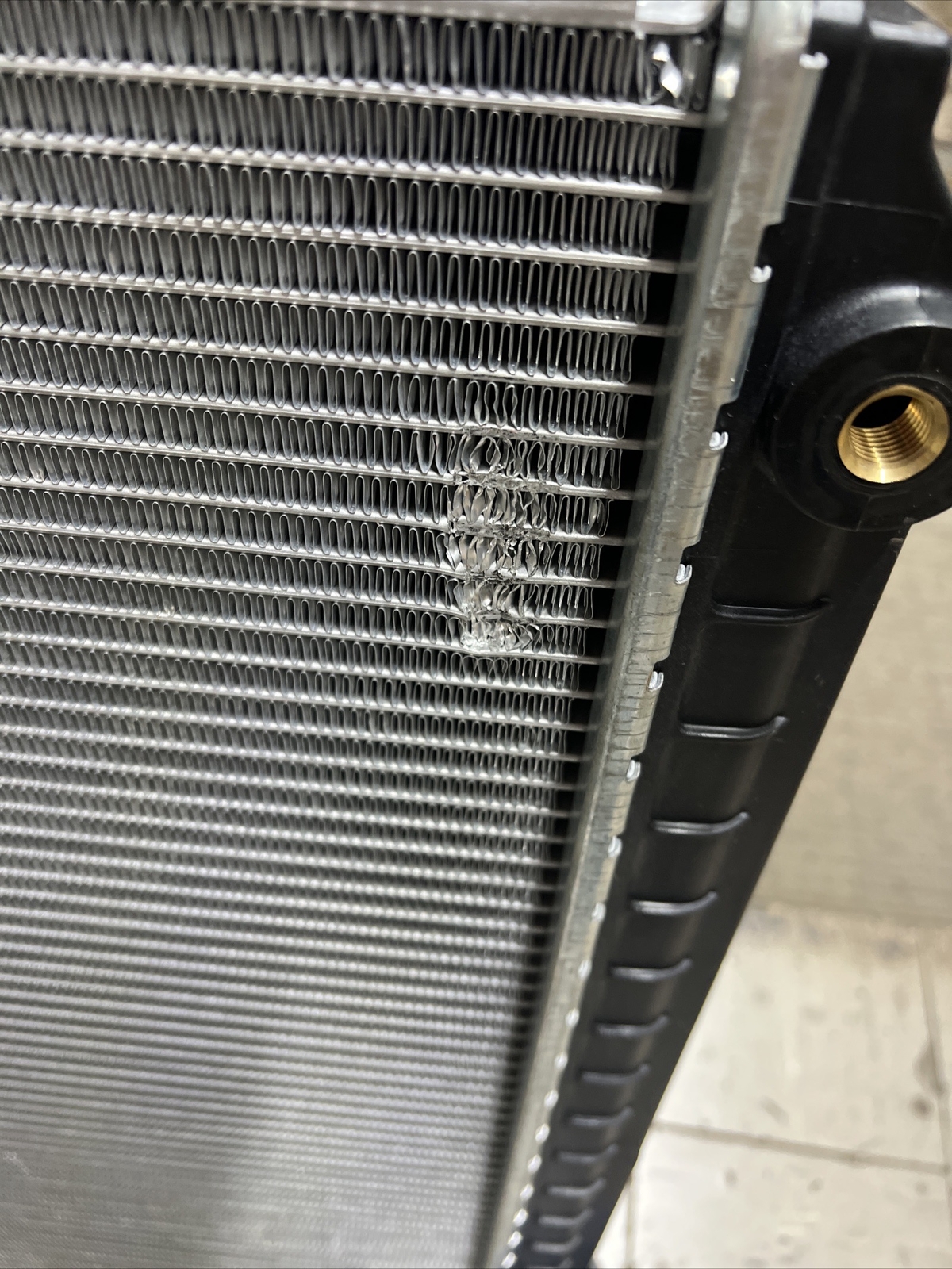 International FLTRI9109307 Radiator International Fleetrite