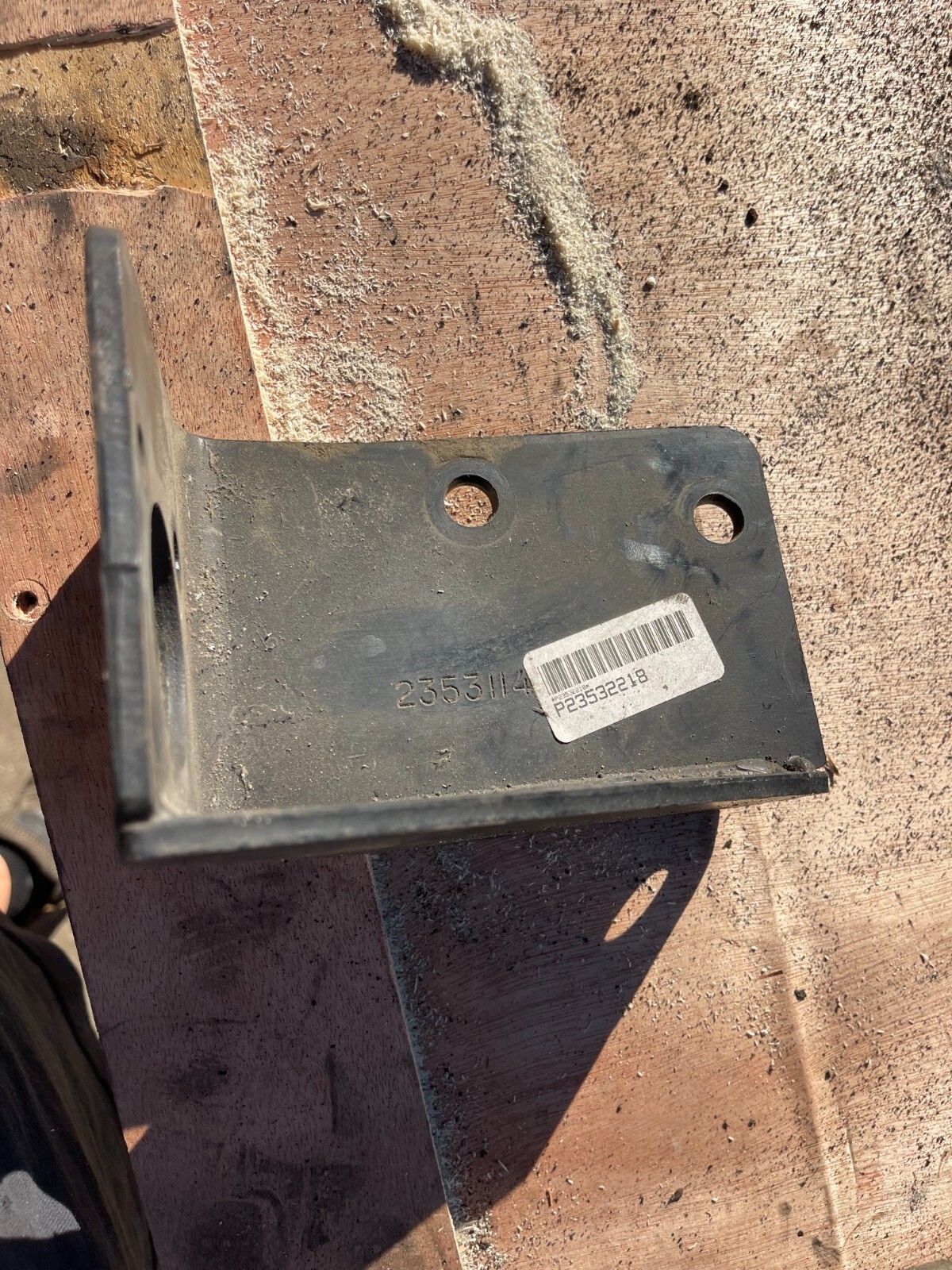 USED OEM DETROIT 60 SERIES DIESEL ENGINE COMPRESSOR VALVE BRACKET P23532218
