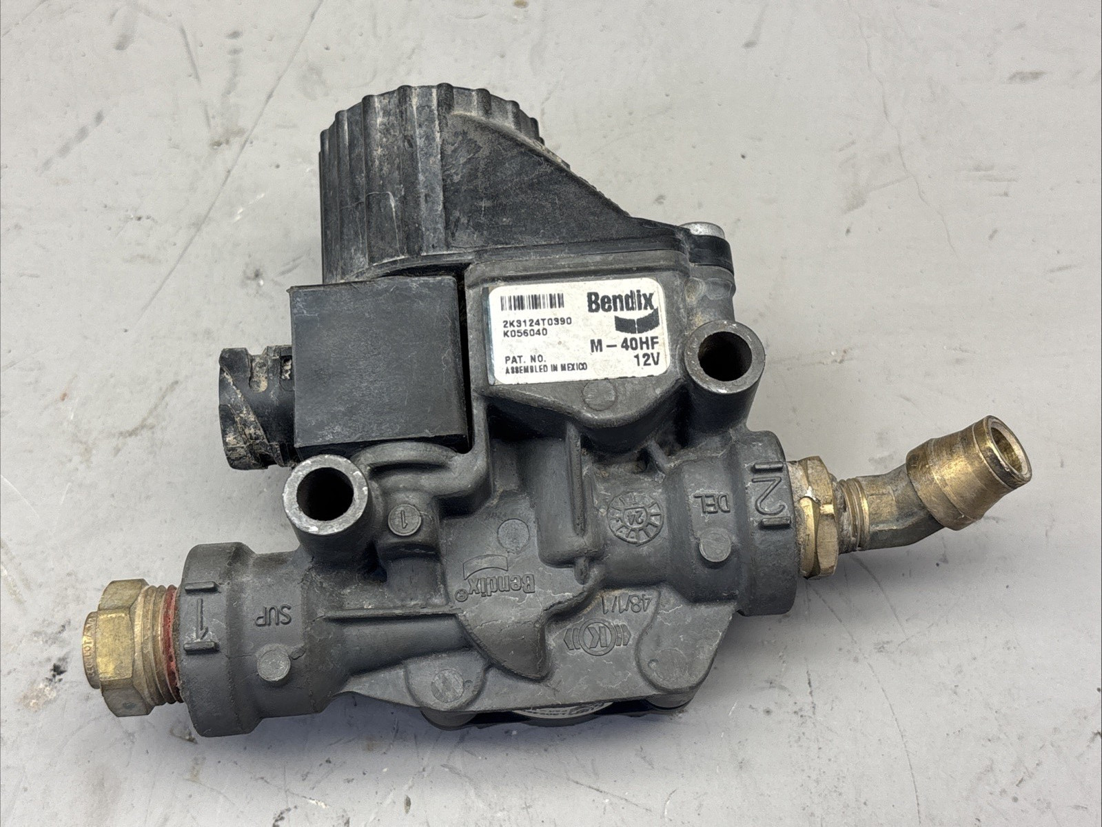 Used GENUINE BENDIX K056040 ABS MODULATOR VALVE 12V M-40HF
