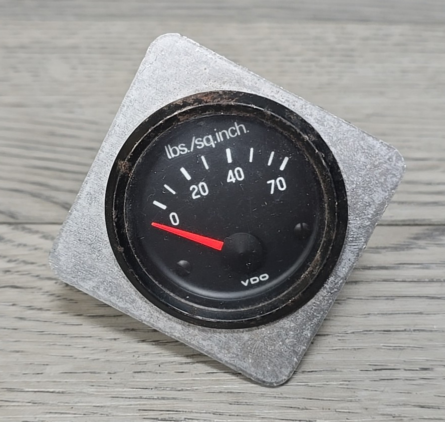 Vintage VDO 0-70 Lbs Per Sq Inch Gauge Meter 2-1/16″ w/ Mounting