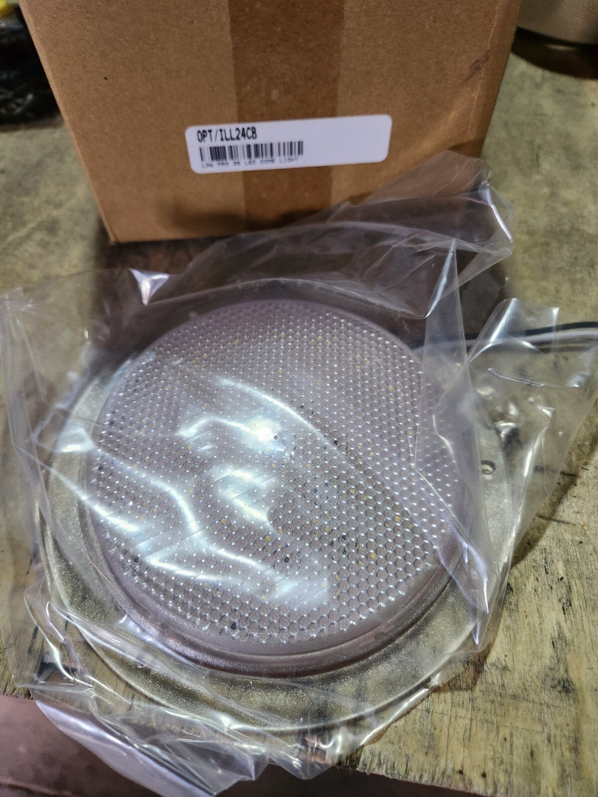 Optronics ILL24CB Low Pro Dome Light 36LED, 6”