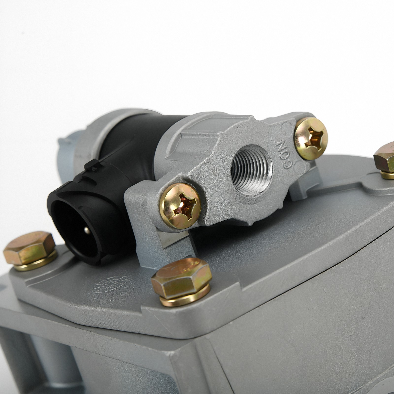 ABS Traction Relay Air Brake Valve For Volvo Truck K070951 K070962 12V