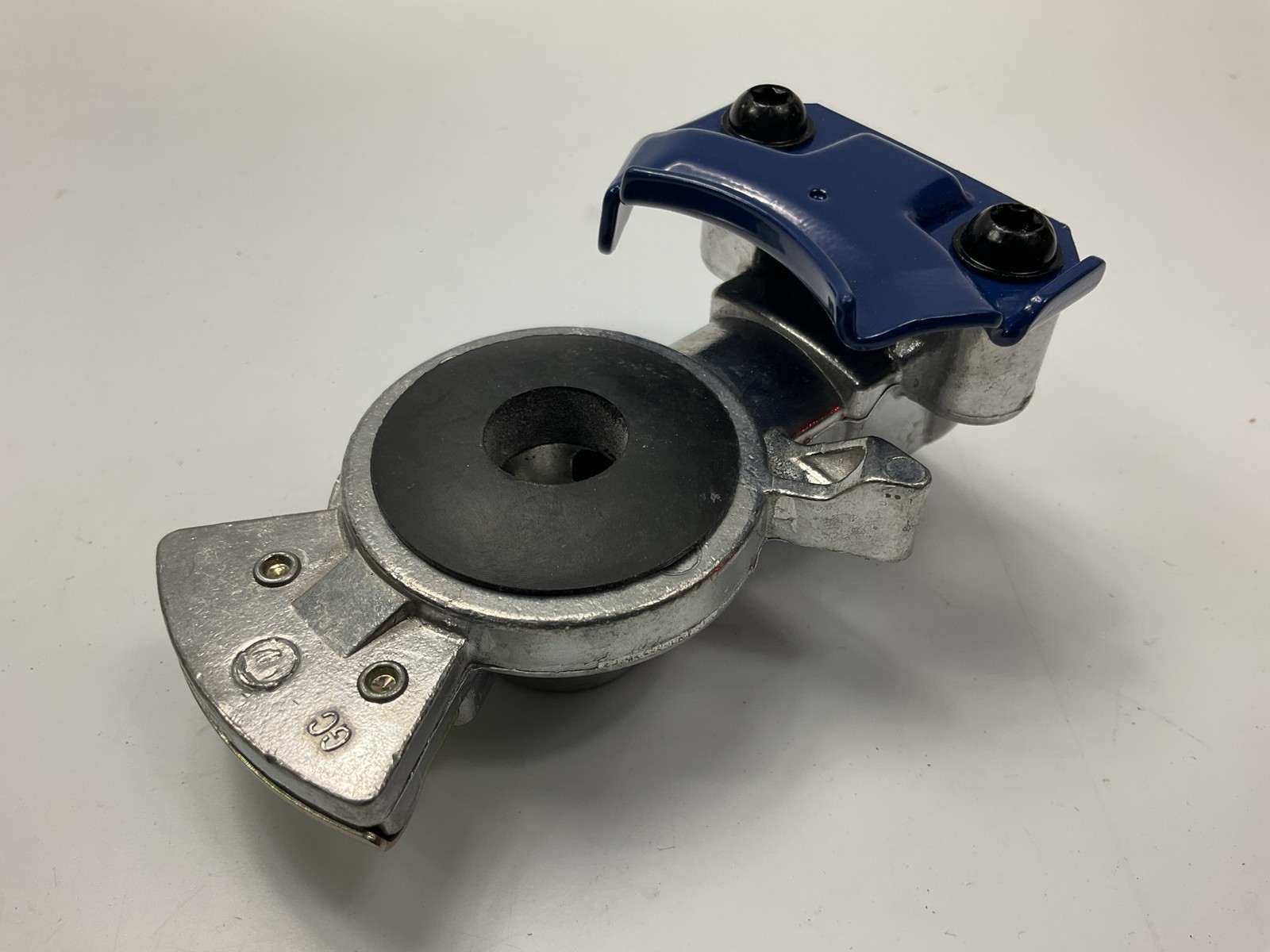 PHILLIPS 12-006B Blue Gladhand Standard Service Mount 1/2″ Female Pipe Thread