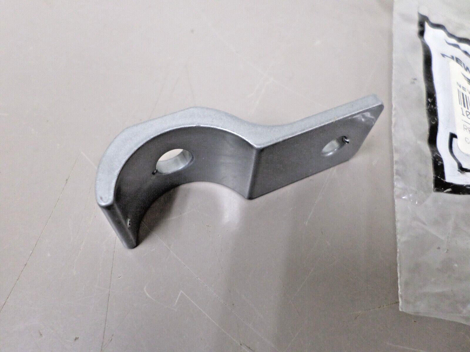 New Flyer 100863 Stantion and Panel Retainer